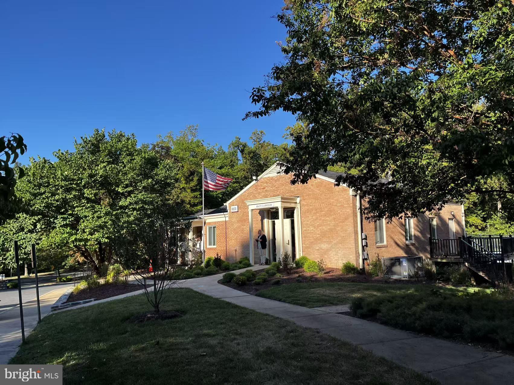 PARKSIDE CONDOMINIUMS - Residential Lease