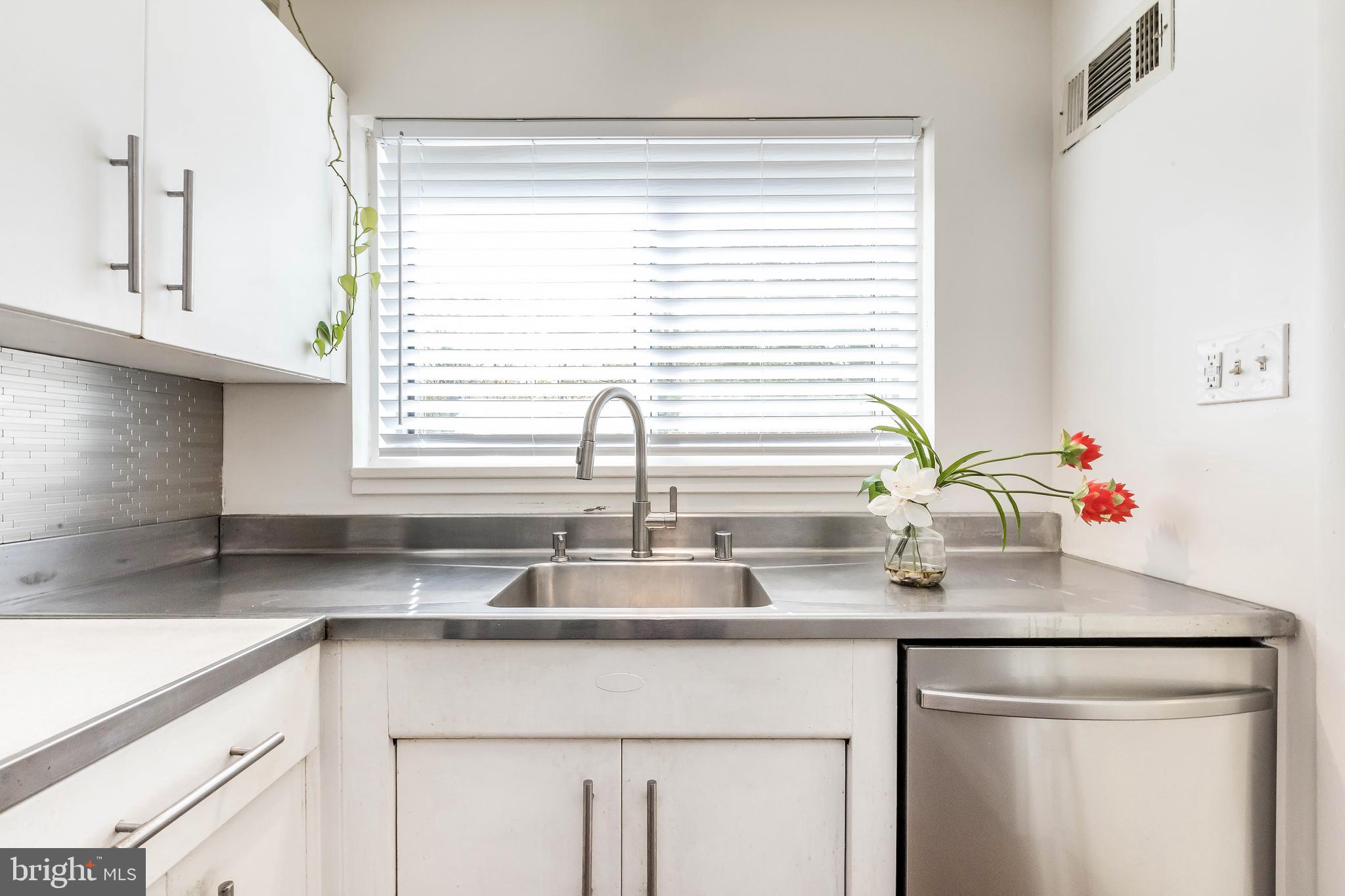 PARKSIDE CONDOMINIUMS - Residential Lease