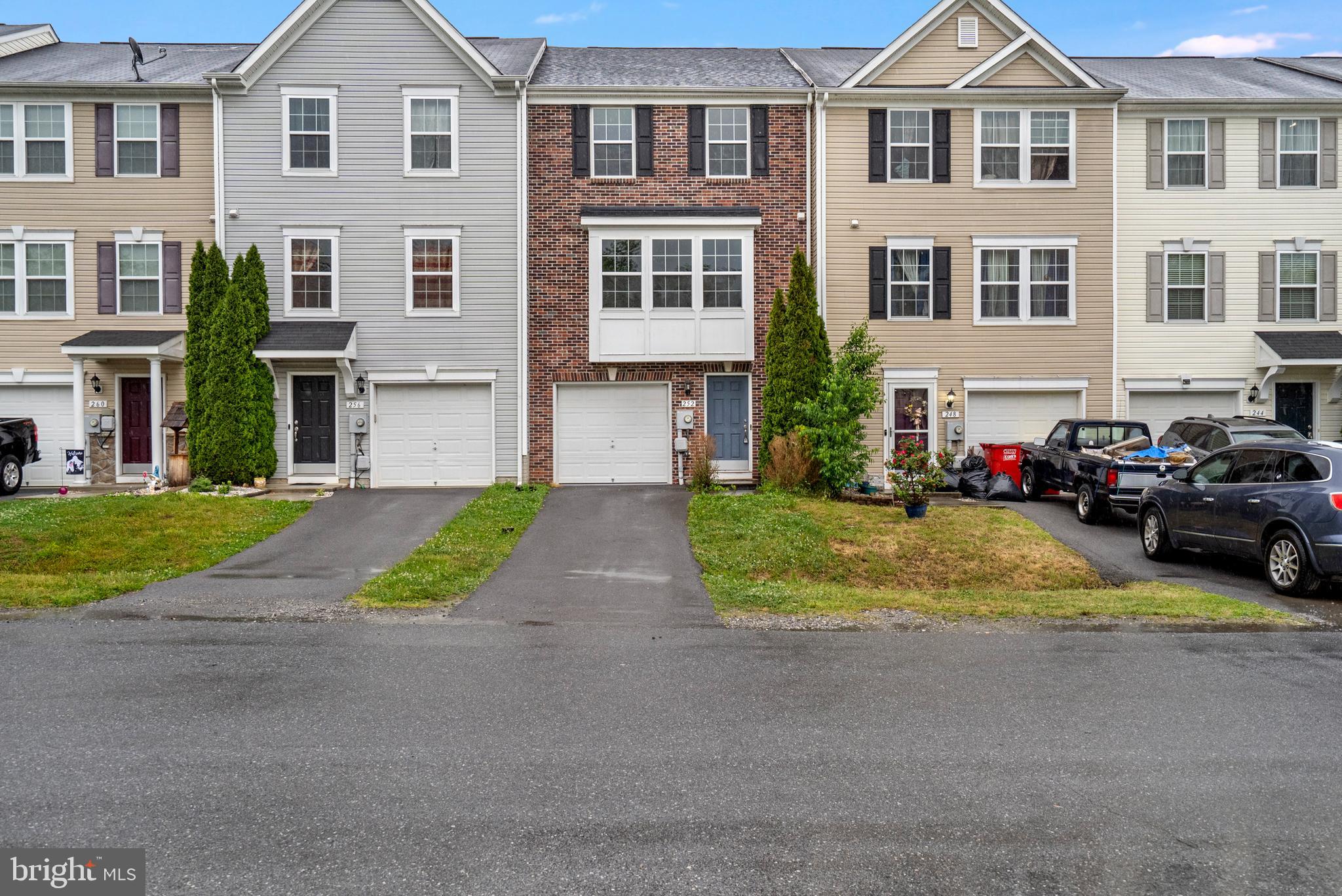 STONEBROOK VILLAGE - Residential