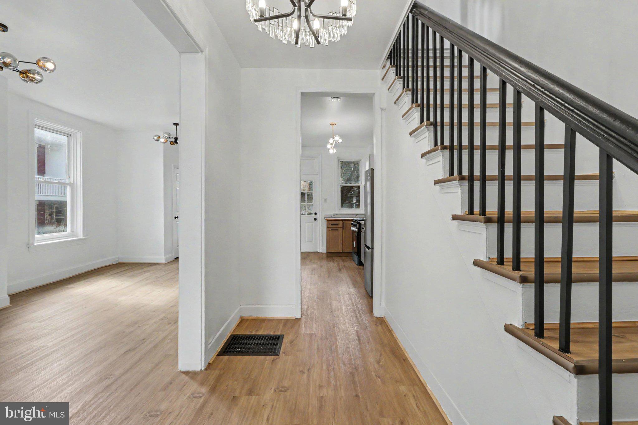 1712 ELM STREET