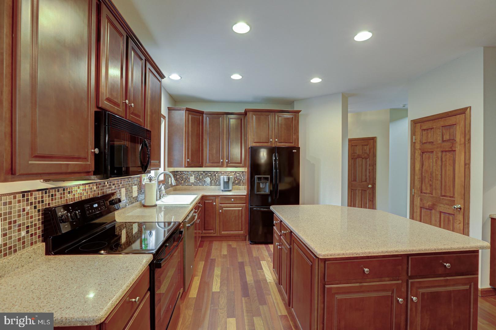 ESTS OF LONDN BRDG - Residential