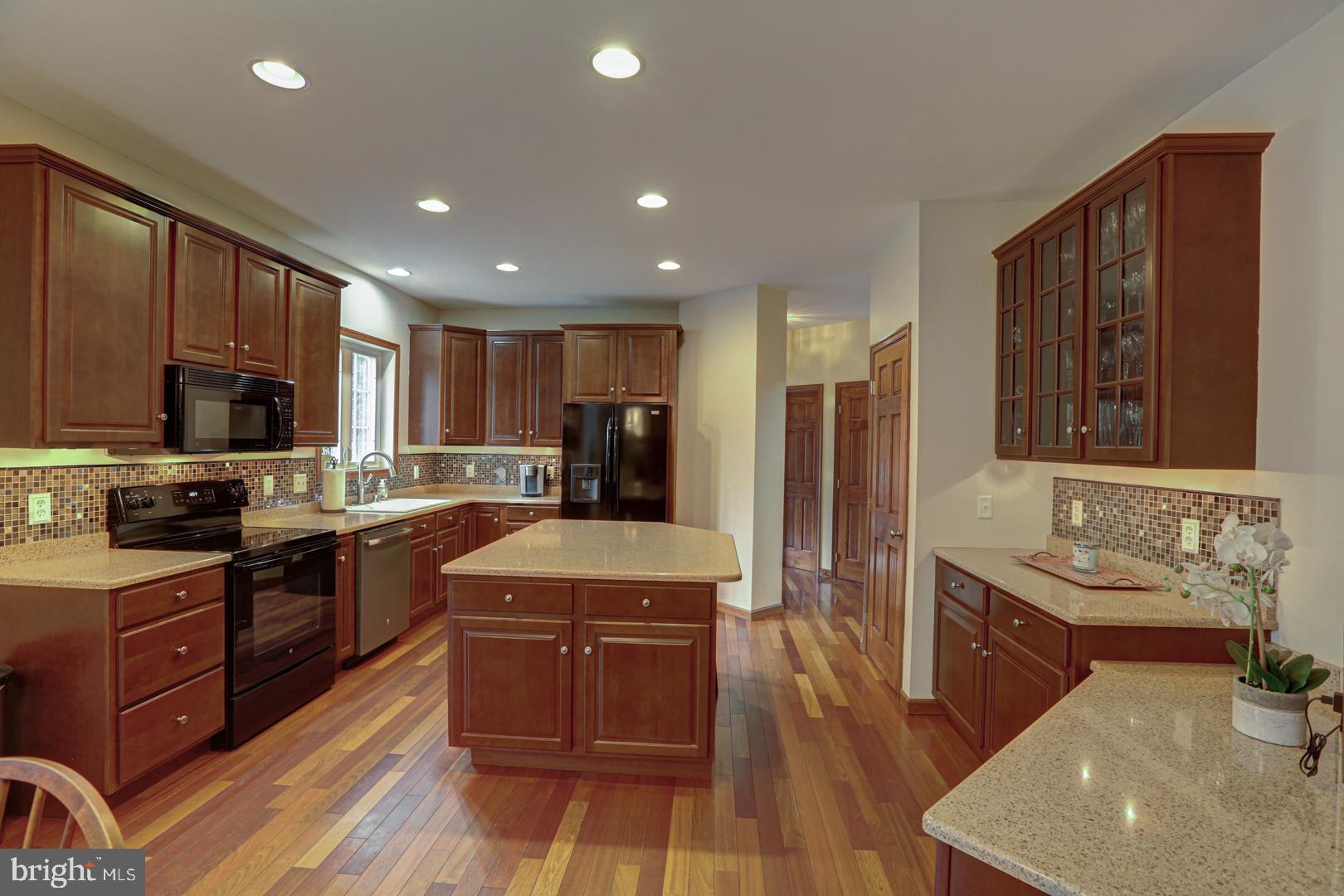 ESTS OF LONDN BRDG - Residential