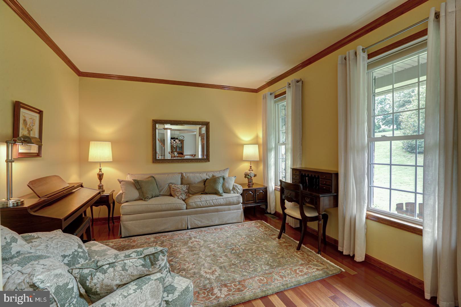 ESTS OF LONDN BRDG - Residential