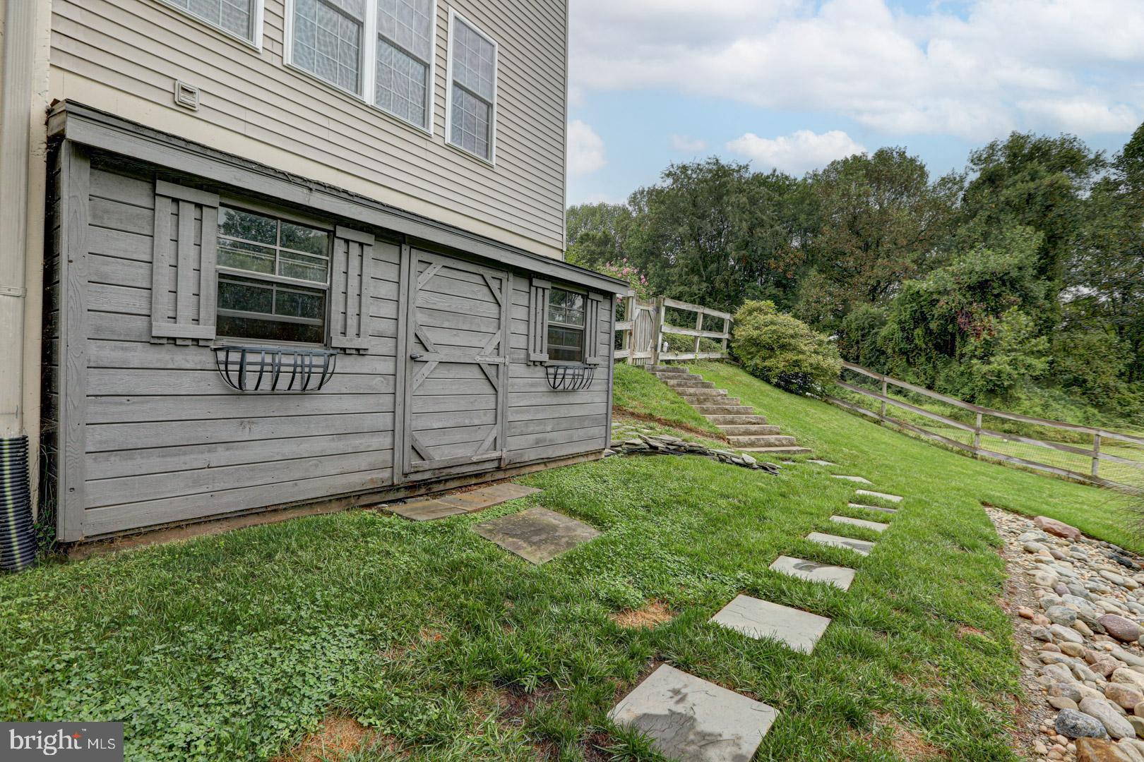 ESTS OF LONDN BRDG - Residential