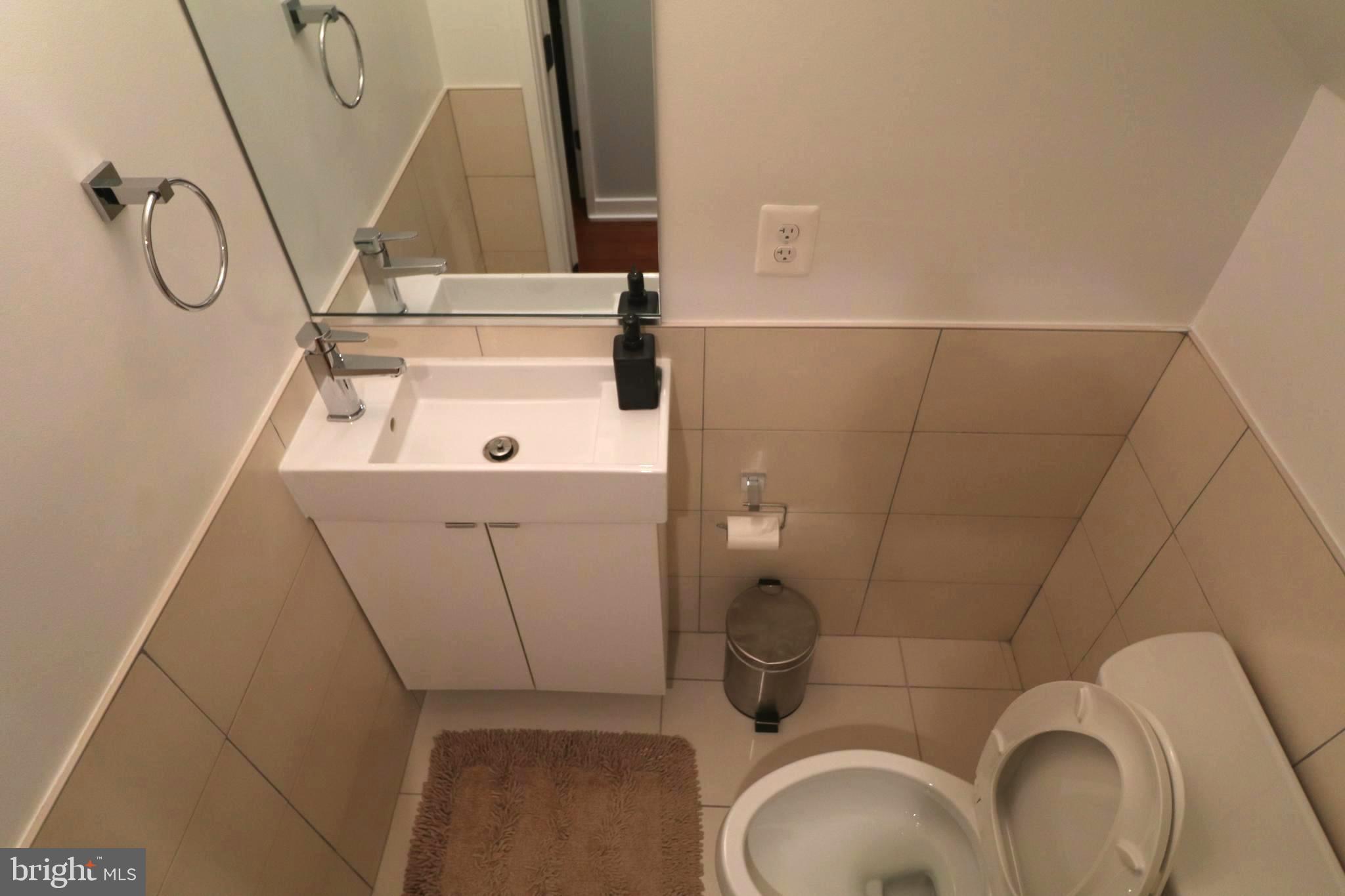 4106 GAULT PLACE NE 5