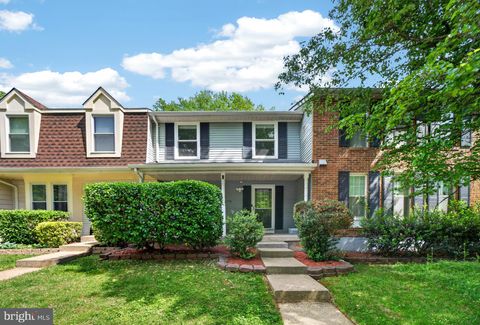Photo of 15095 Mill Spring Drive, DUMFRIES, VA 22025 (MLS # VAPW2117428)