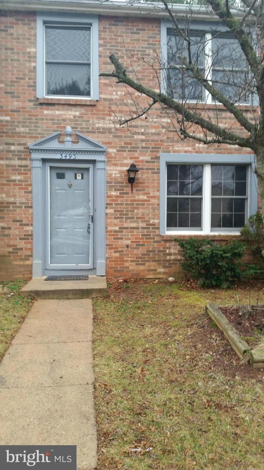 Two level townhouse with new Rear windows new dishwasher on order. new blinds have just be installed  First floor carpet just replaced!  Move in Ready  Fenced back yard with shed and two assigned parking spaces out front.  Close to Potomac Mills, Interstate 95, commuter lots, shopping and more.