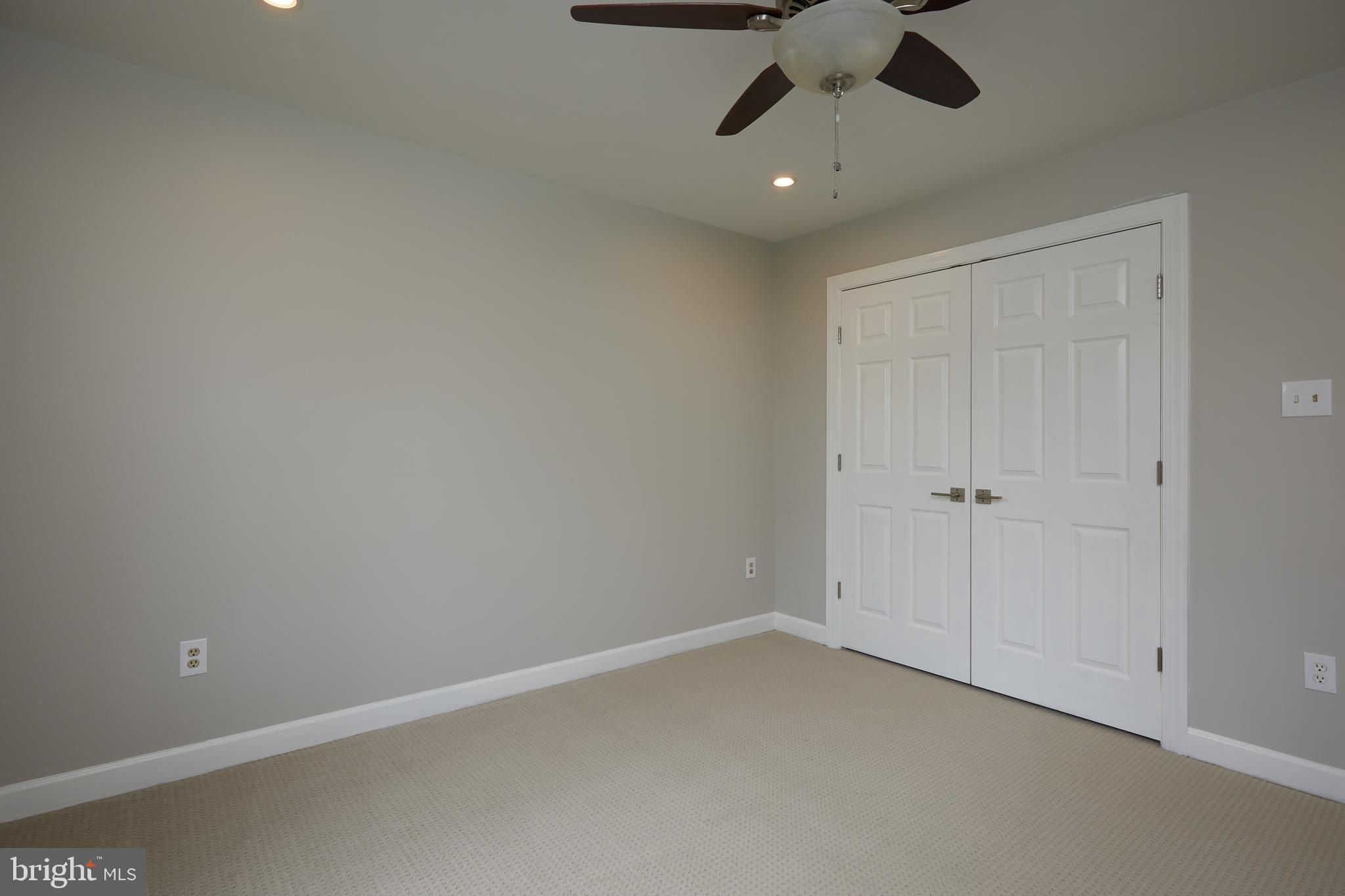 LIGON KNOLLS - Residential