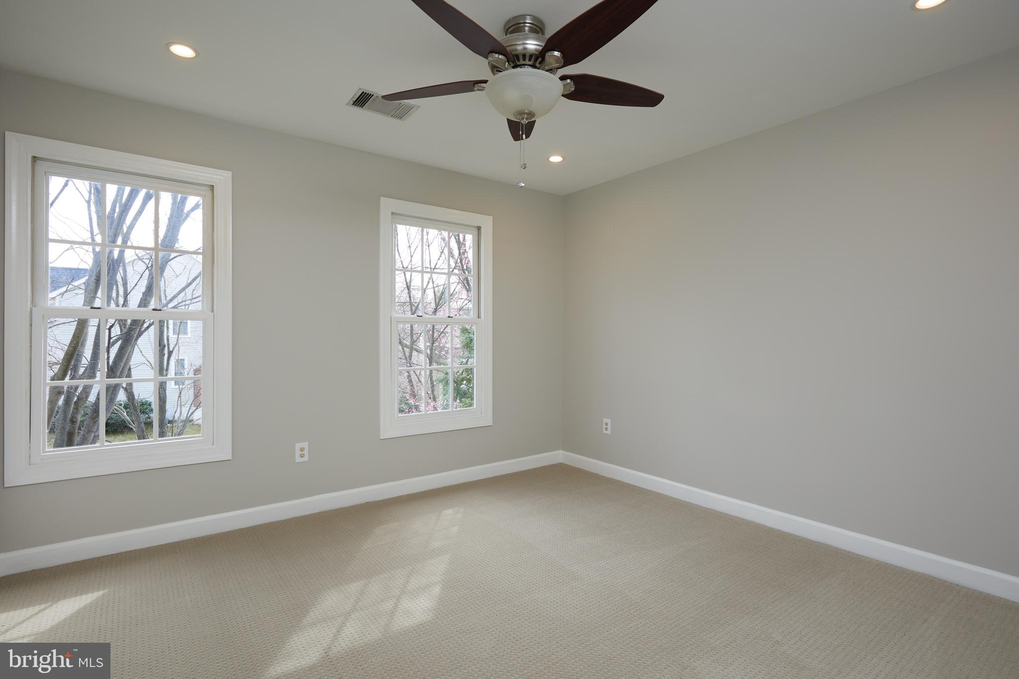 LIGON KNOLLS - Residential