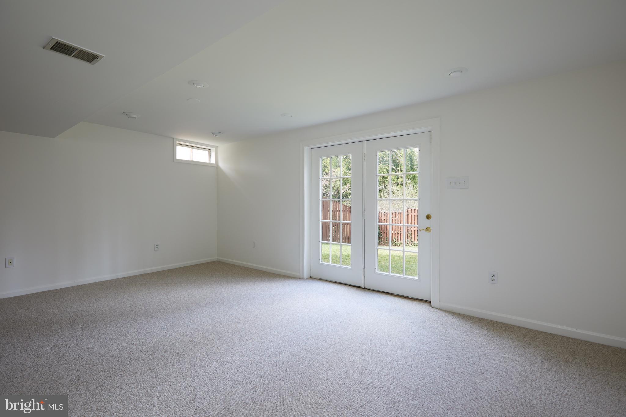 LIGON KNOLLS - Residential