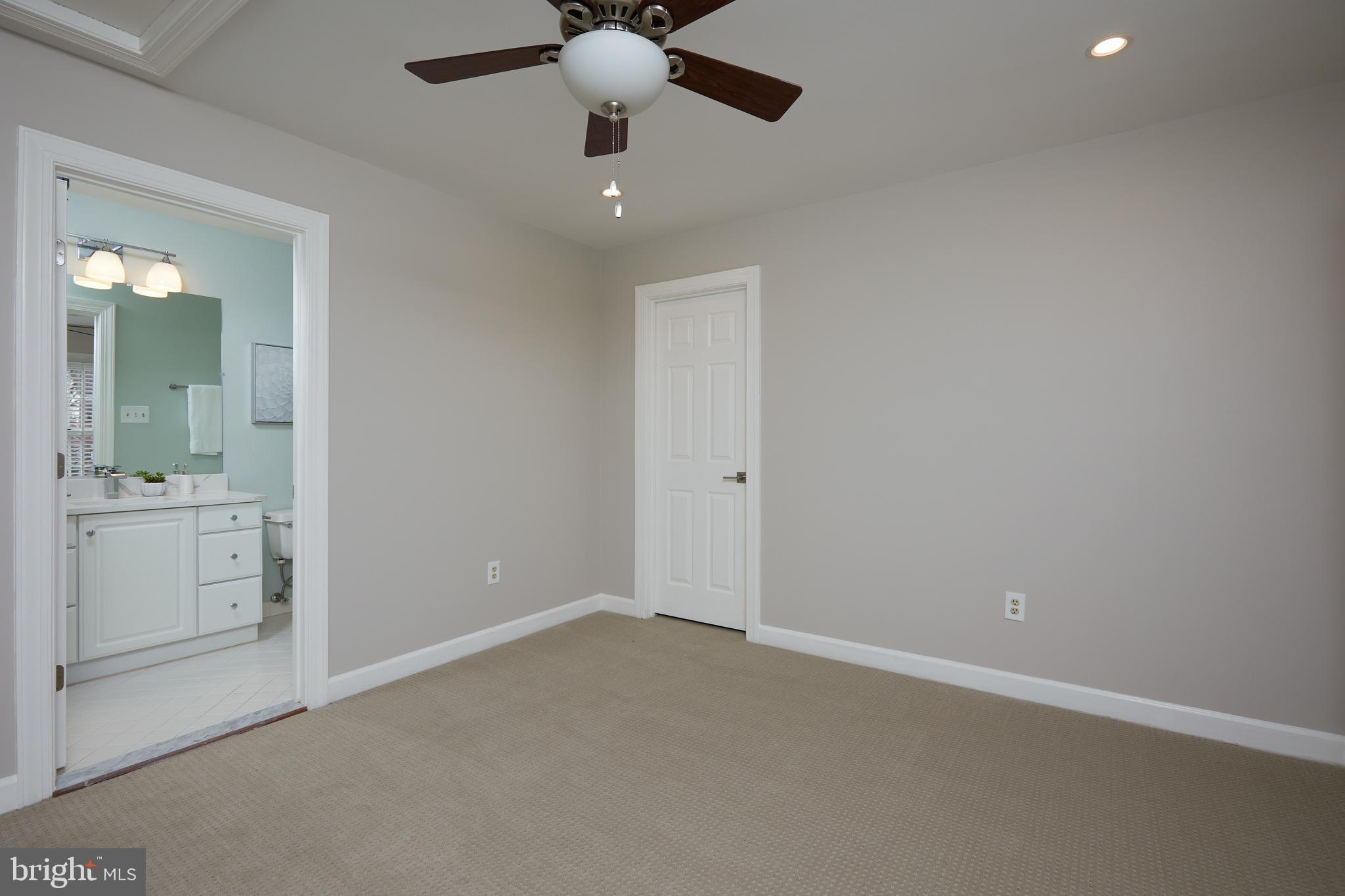 LIGON KNOLLS - Residential