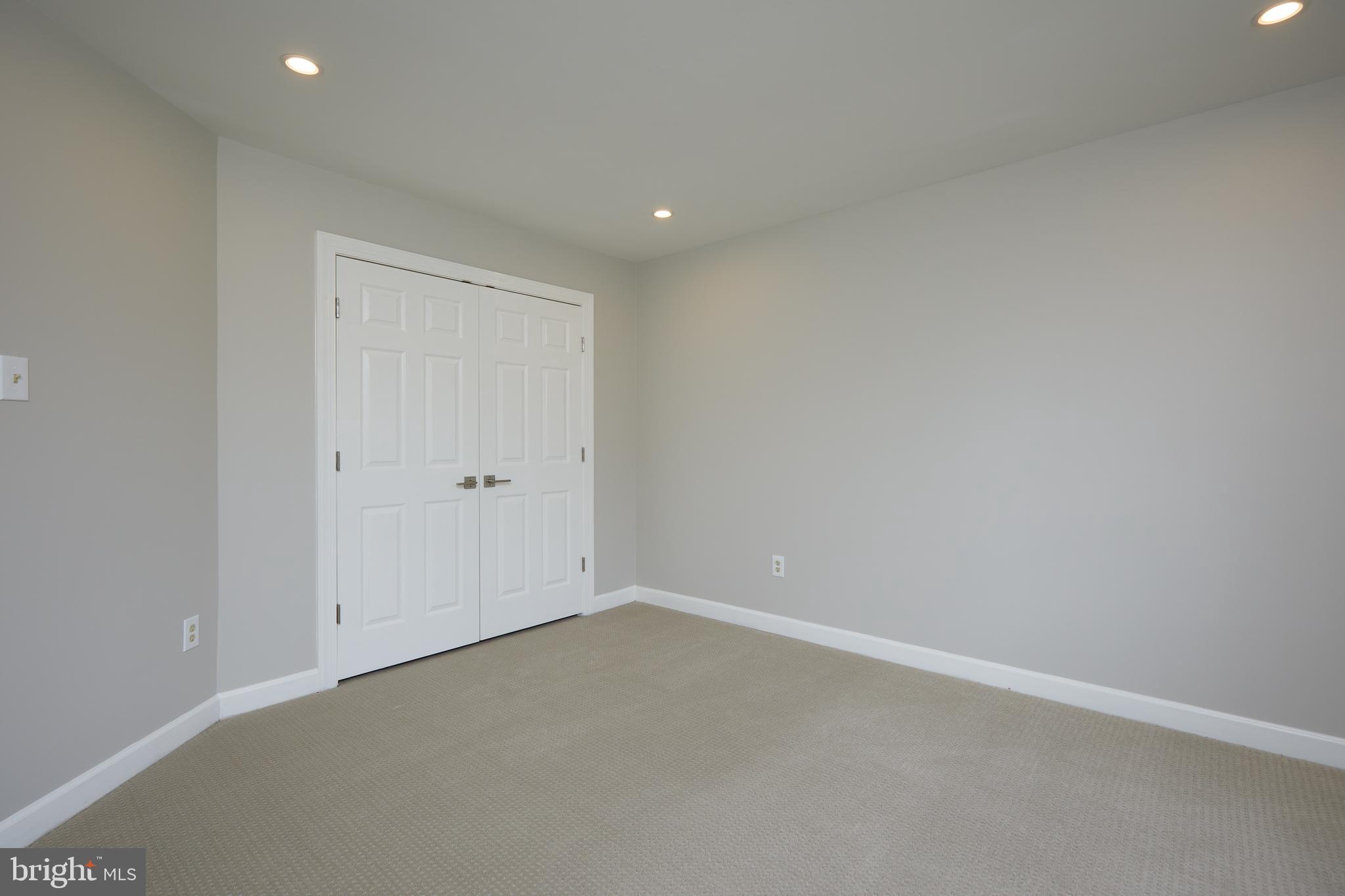 LIGON KNOLLS - Residential