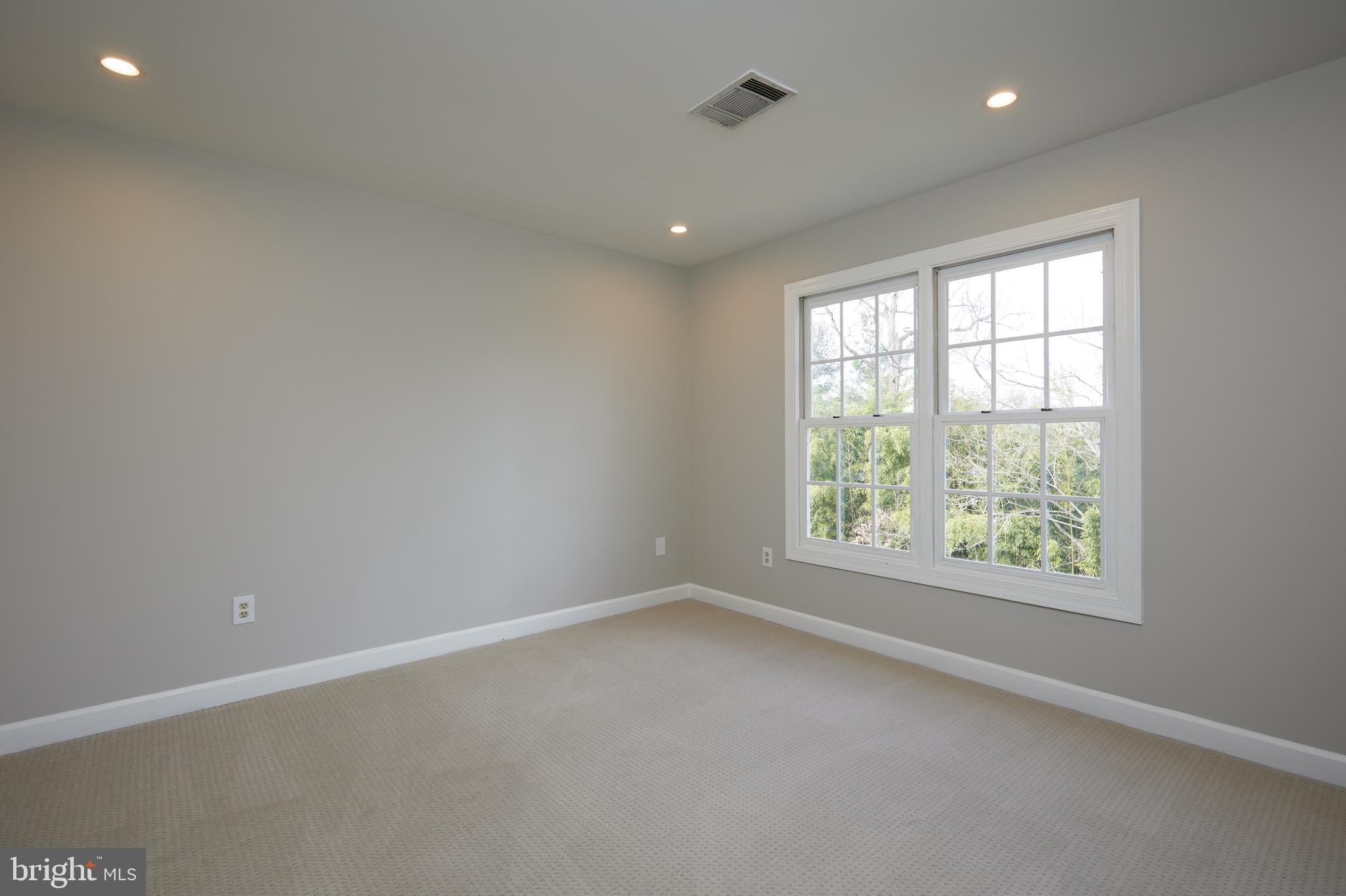 LIGON KNOLLS - Residential