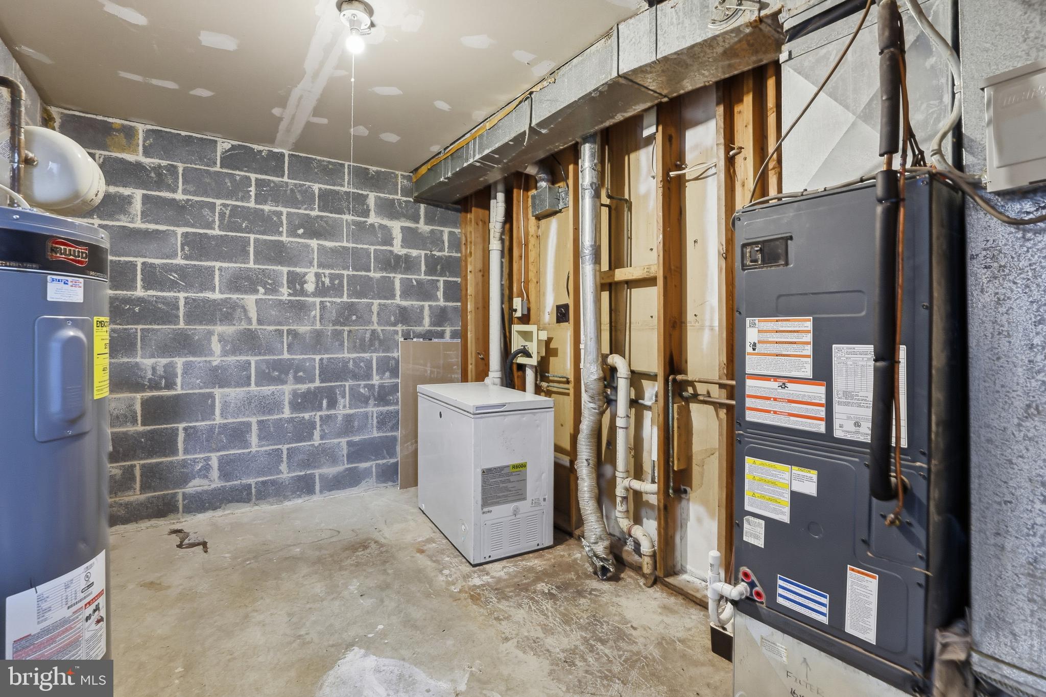 ROSECROFT VILLAGE - Residential