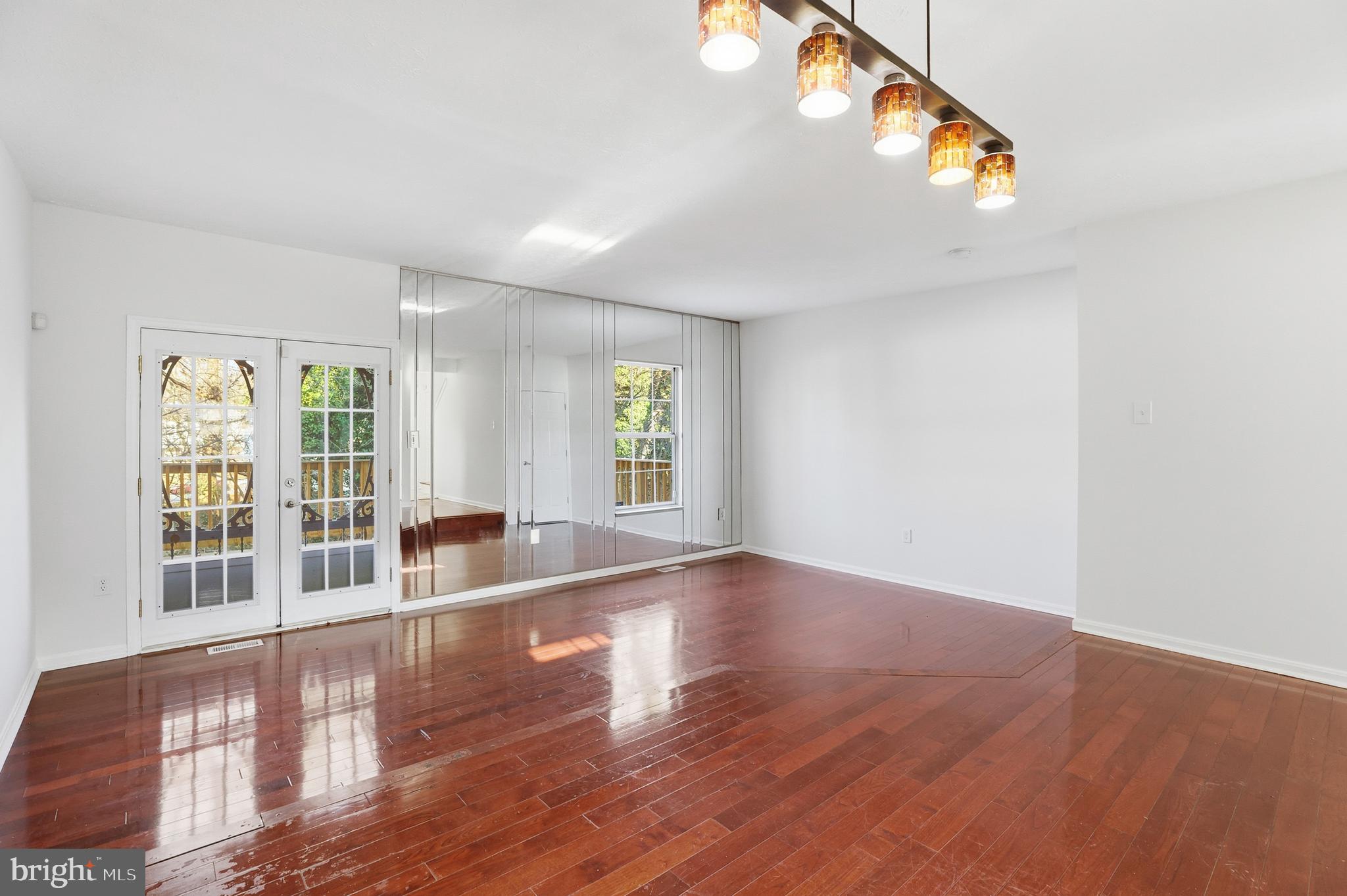 ROSECROFT VILLAGE - Residential