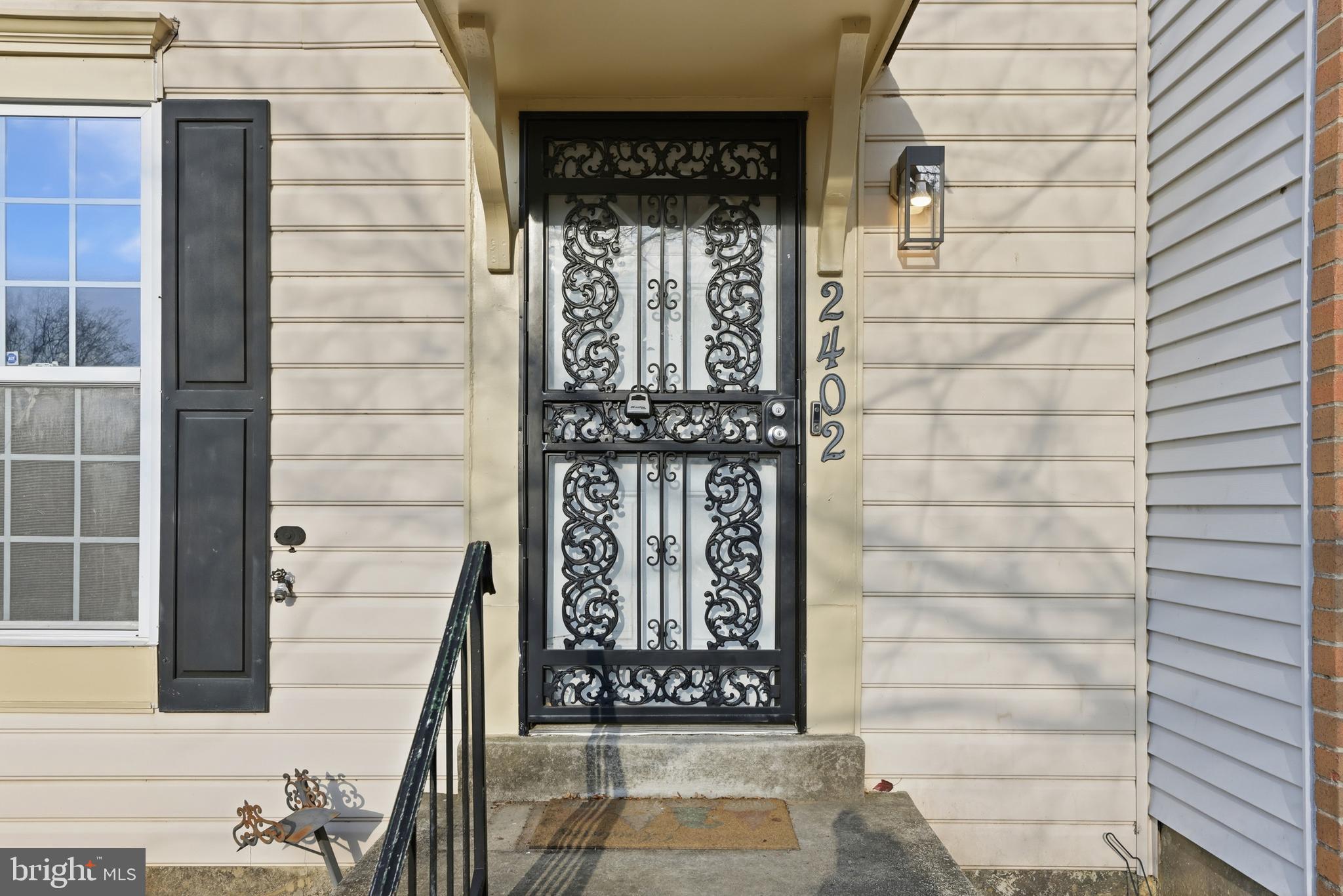 2402 W ROSECROFT VILLAGE CIRCLE