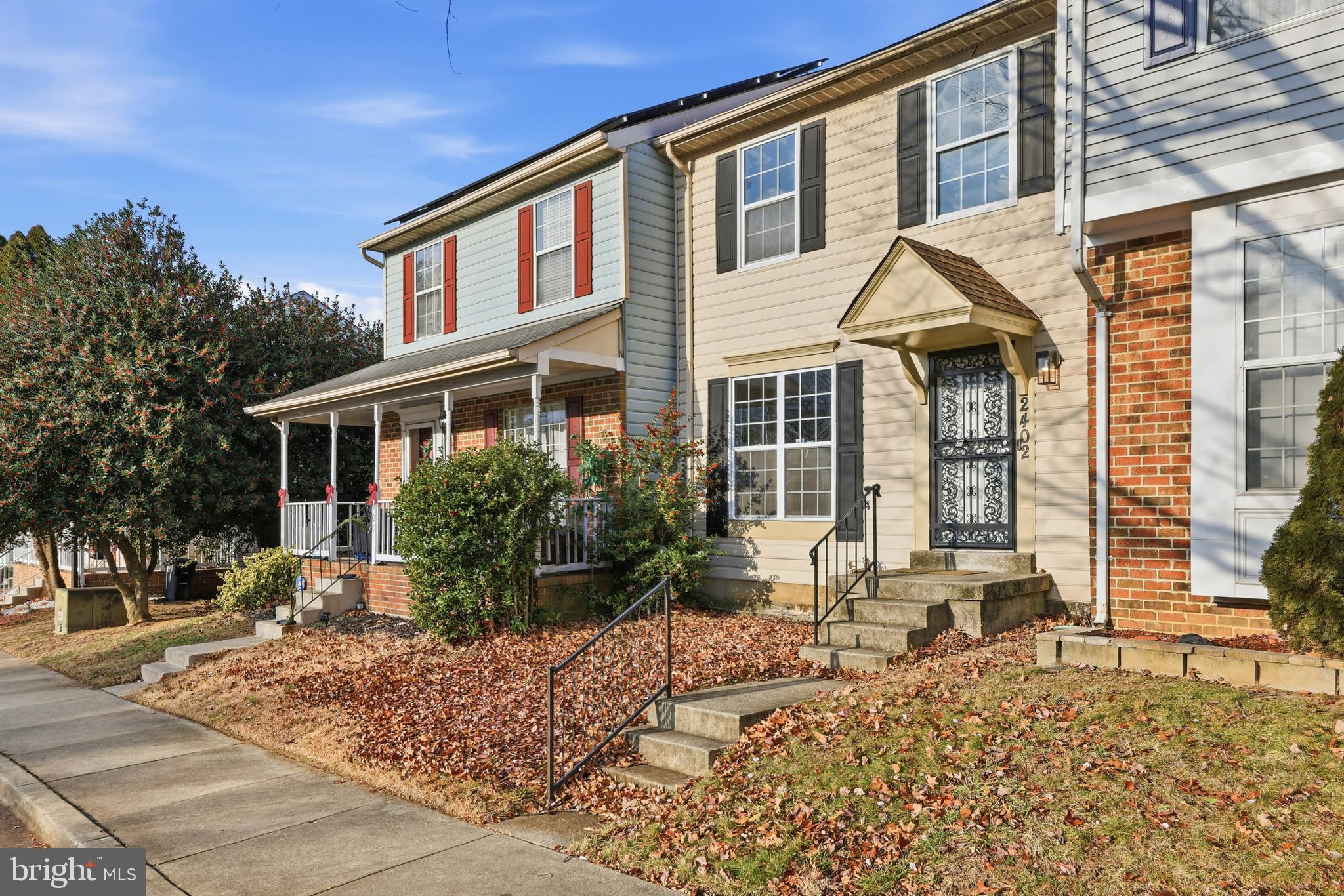 2402 W ROSECROFT VILLAGE CIRCLE