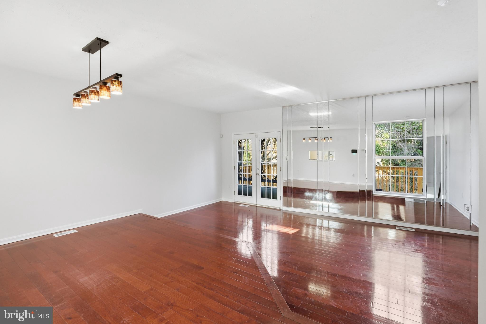 ROSECROFT VILLAGE - Residential