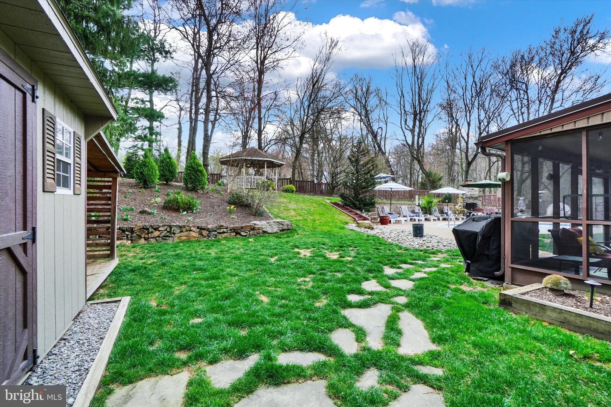 PENN OAKS - Residential