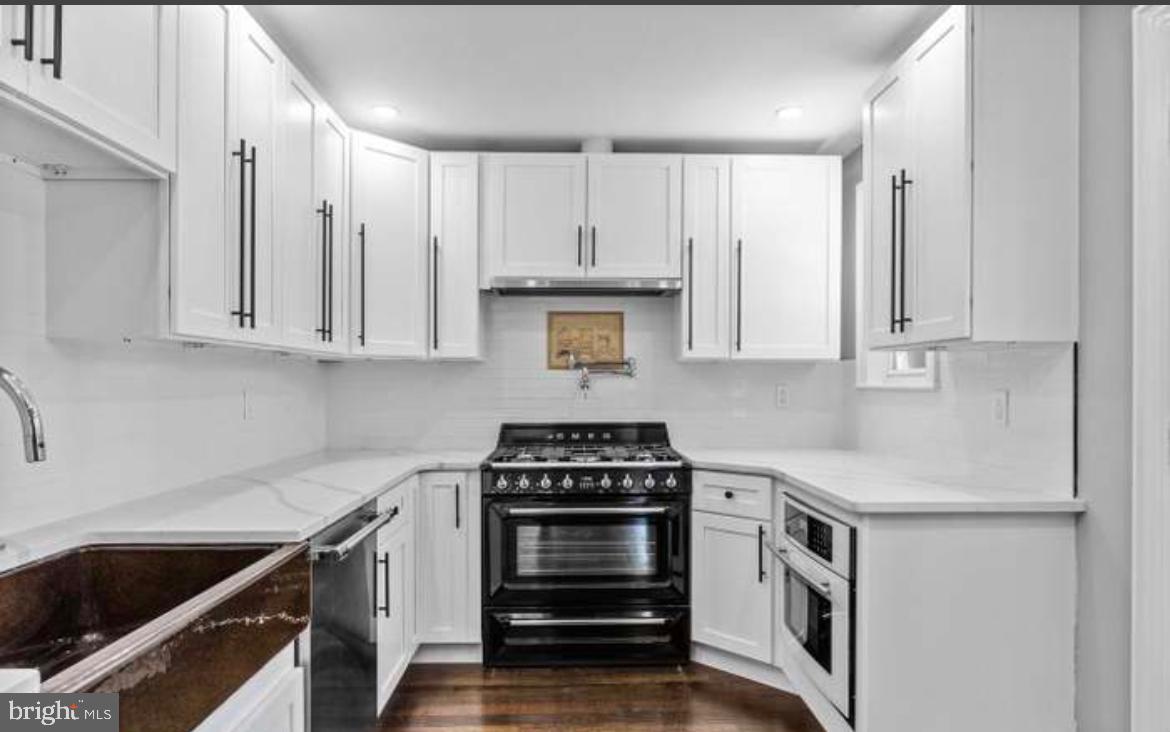 WEST OAK LANE - Residential