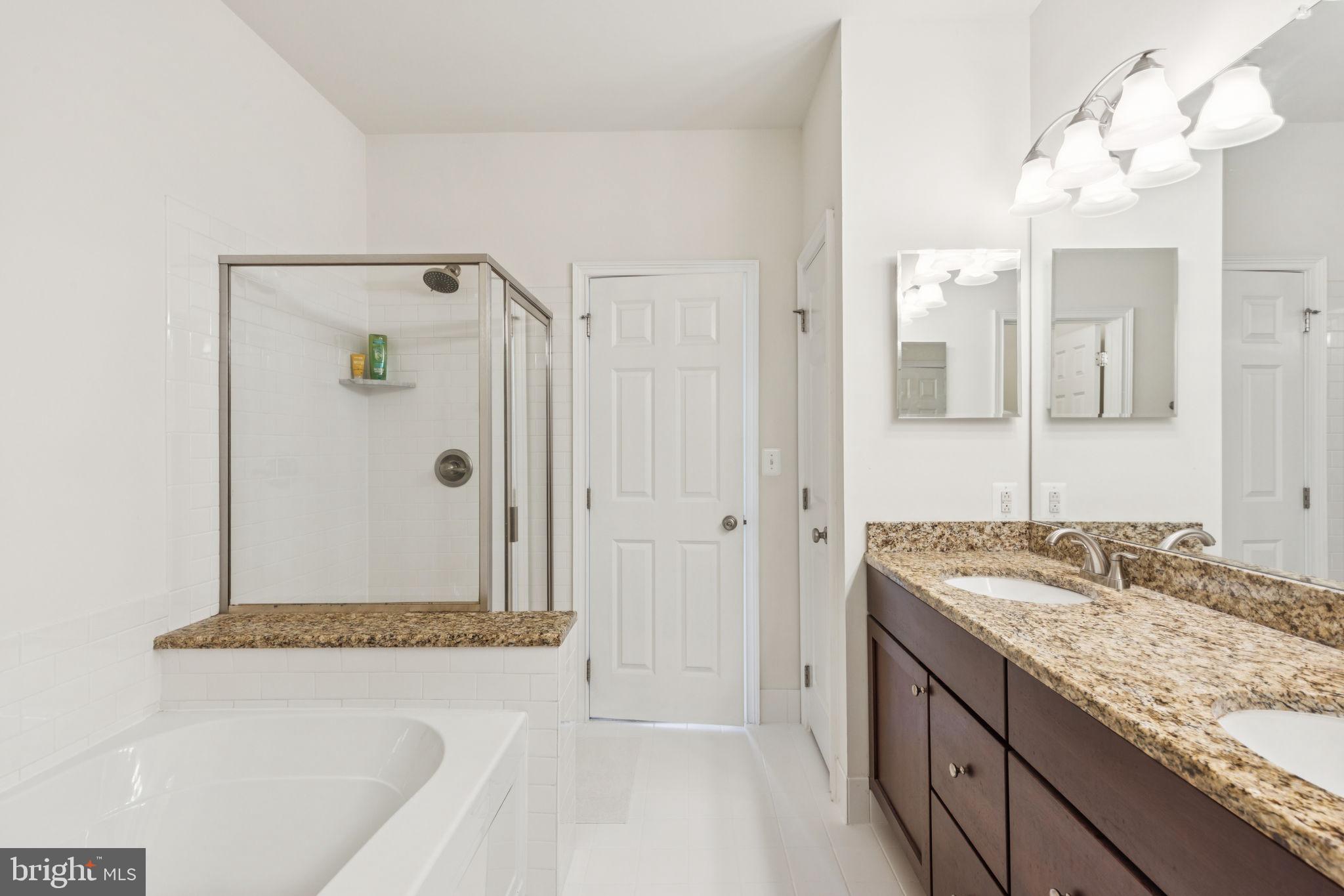 NAVAL SQUARE - Residential