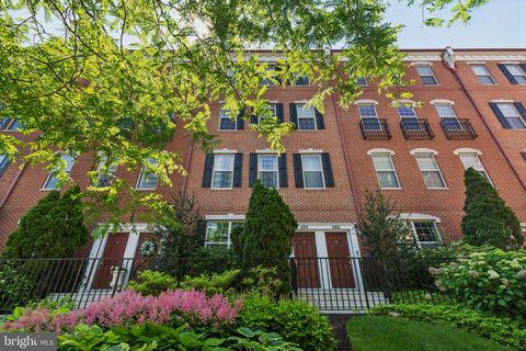 105 COMMODORE COURT PHILADELPHIA PA 19146