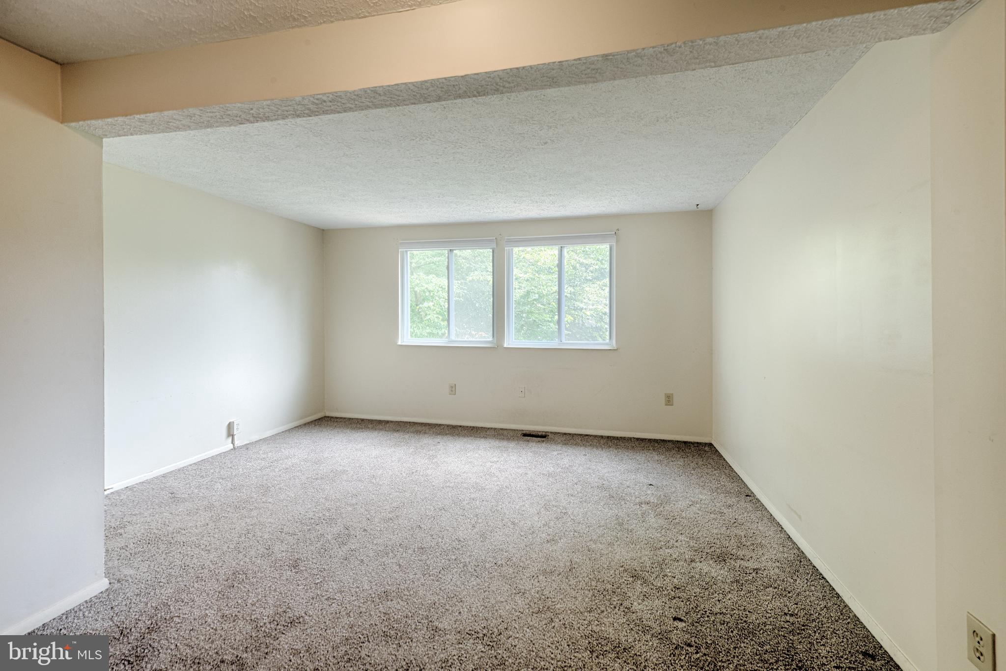 LAUREL VALLEY - Residential Lease