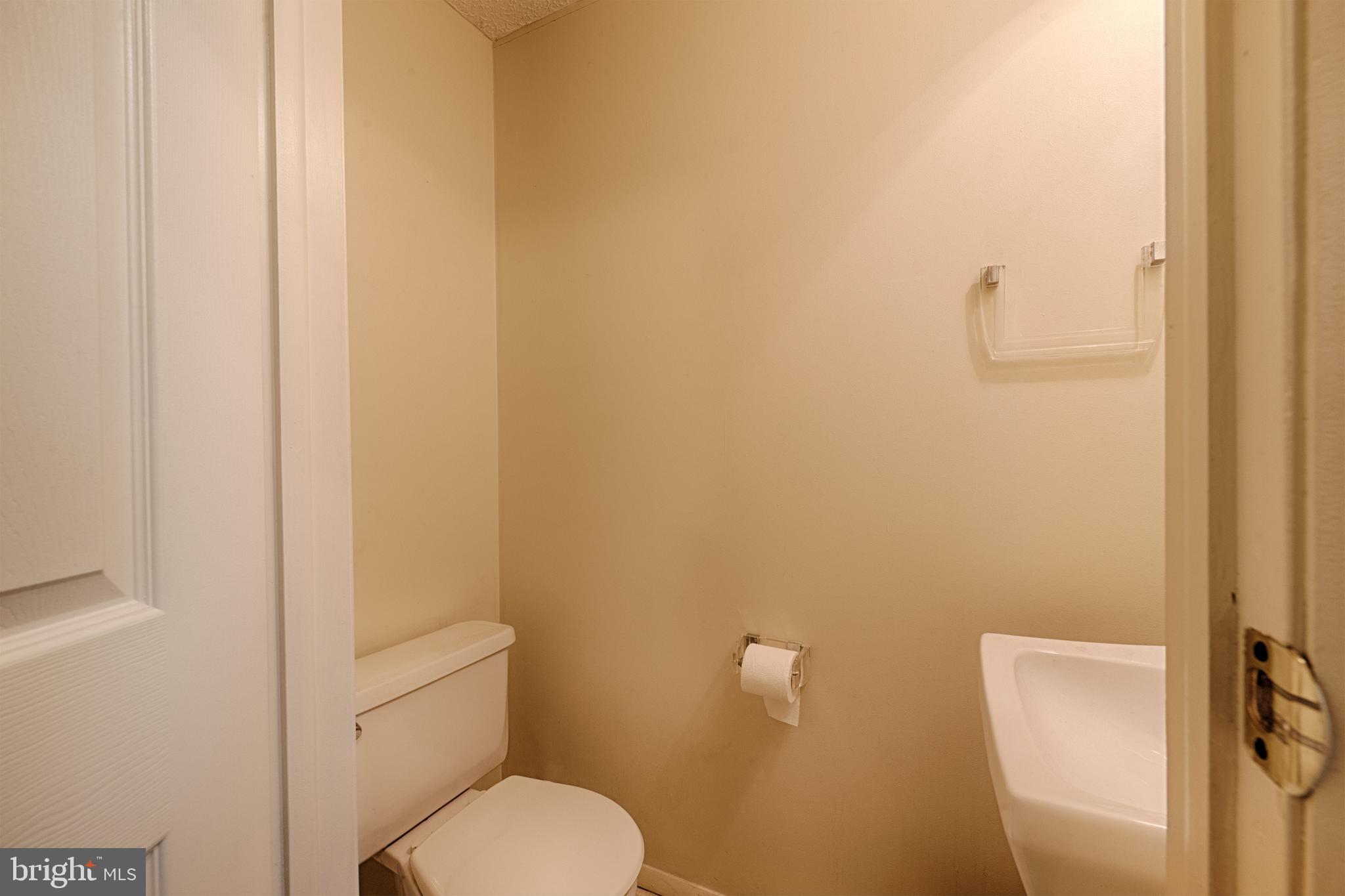 LAUREL VALLEY - Residential Lease