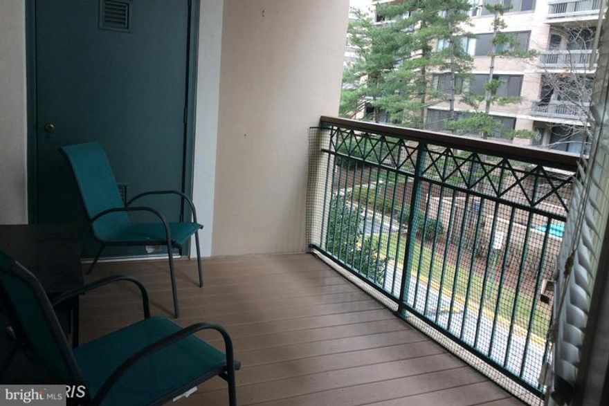 Well kept, newly renovated condo with garage space and storage unit included in rent.  Available immediately. Convenient to shopping and public transportation. CLOSE TO EVERYTHING!  HARDWOOD FLOORS IN BEDROOM AND LIVING ROOM. CERAMIC TILE IN KITCHEN AND BATH.  GAS FIREPLACE, WALK-IN CLOSET, WASHER/DRYER IN UNIT. POOL & FITNESS CTR. NEAR 395 & RT 7.