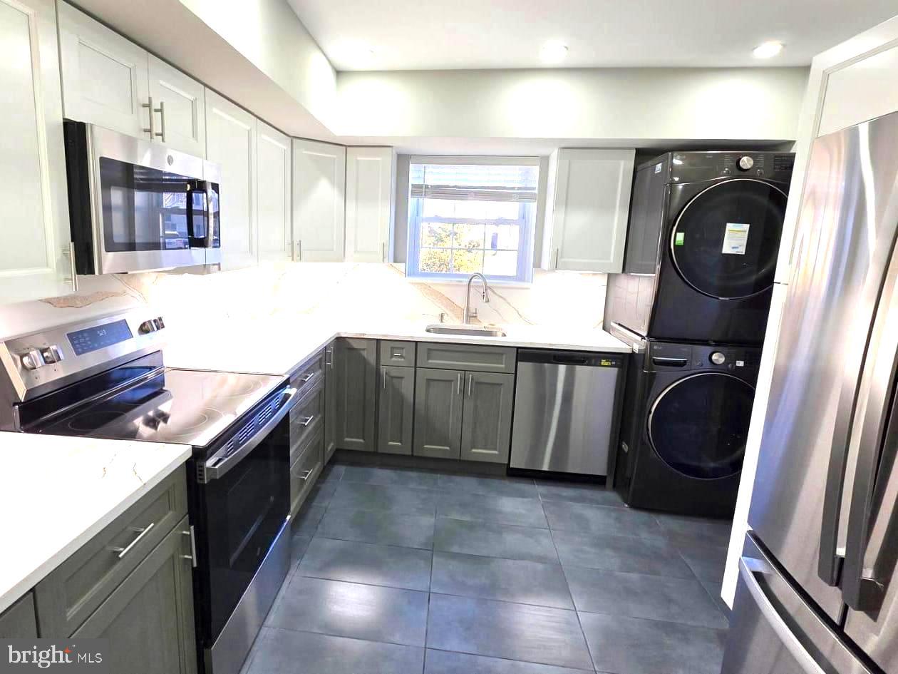 BUTLER PARK CONDO - Residential