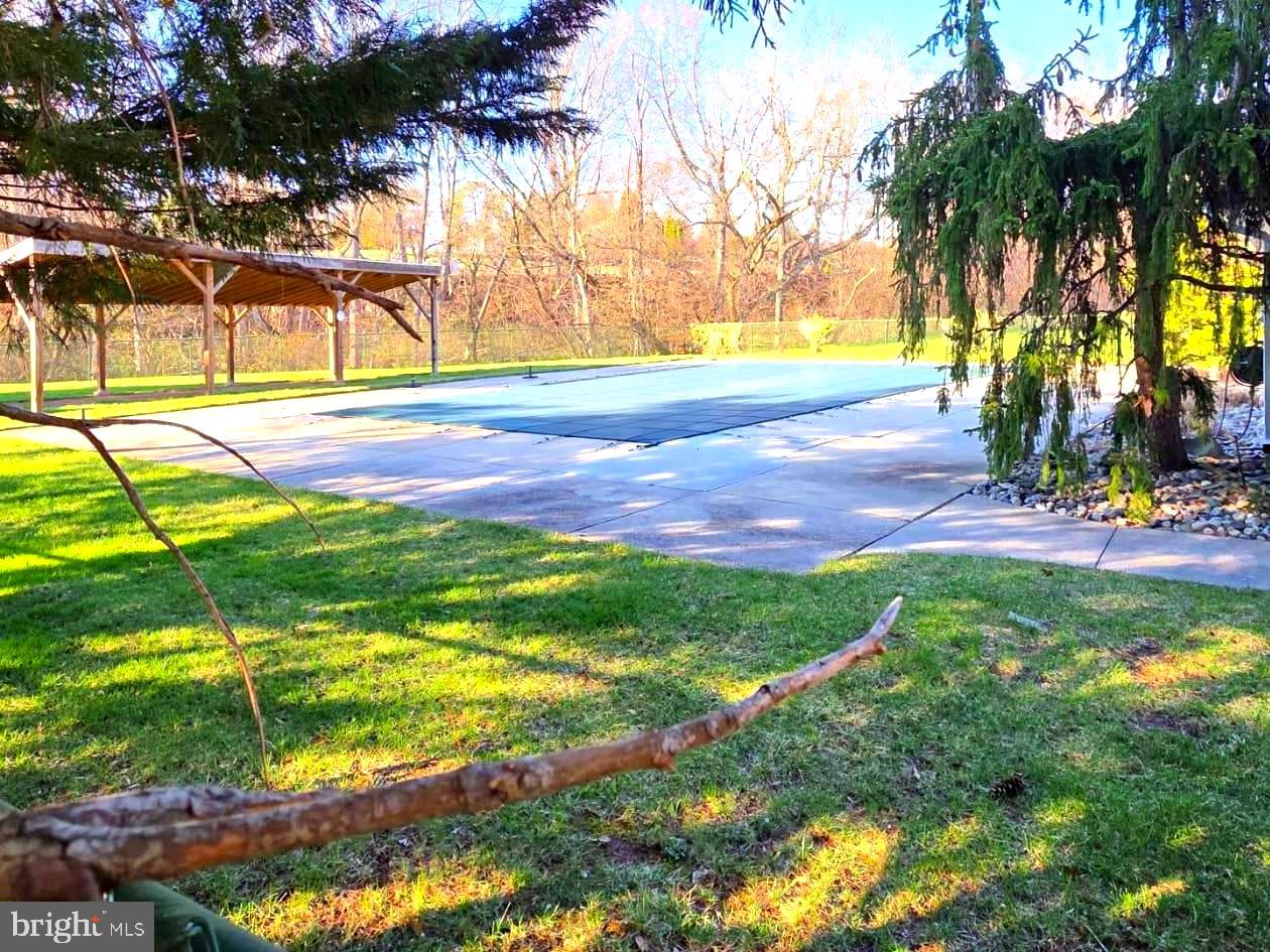 BUTLER PARK CONDO - Residential