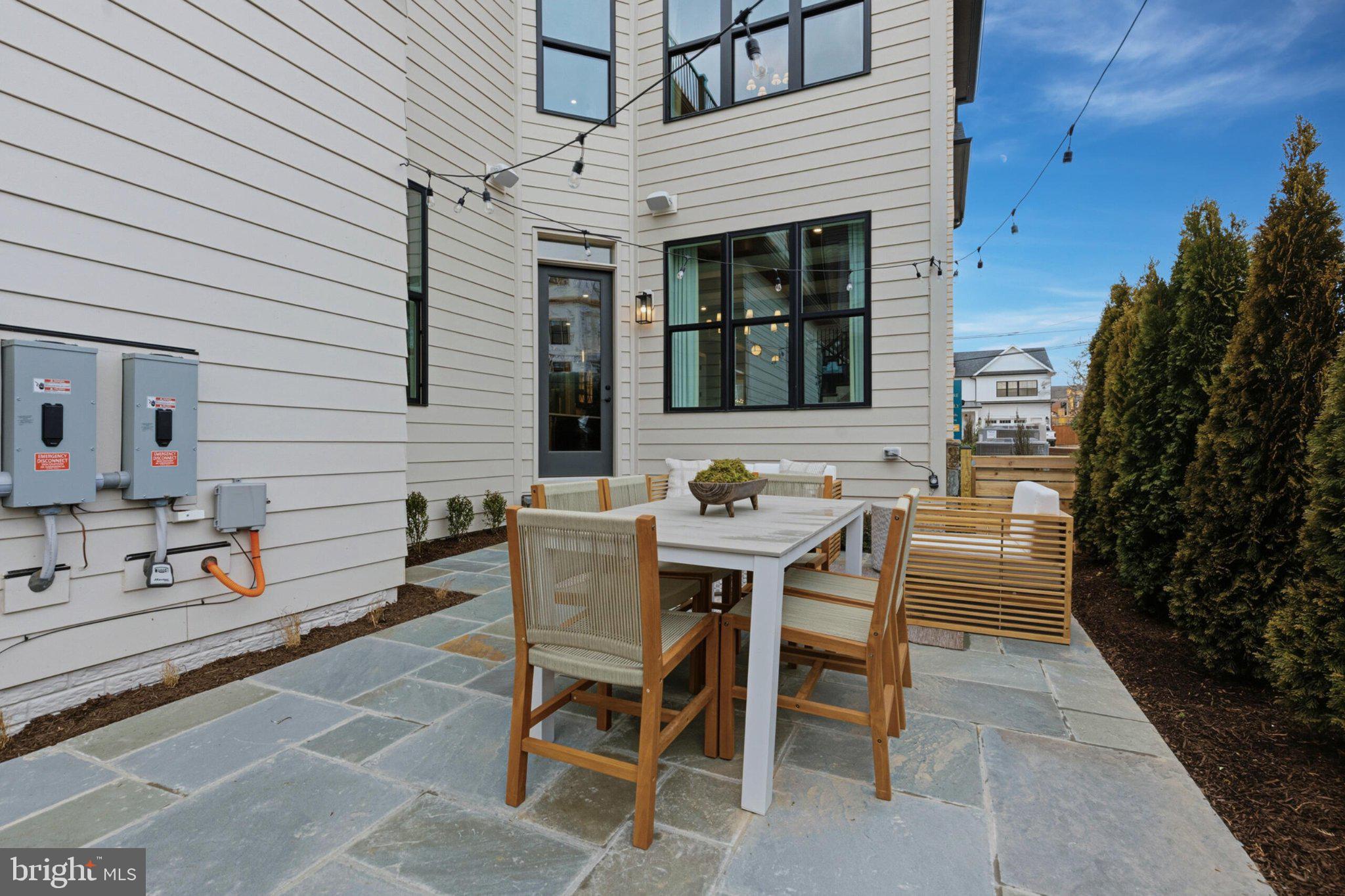 STRATHMORE VIEW - Residential