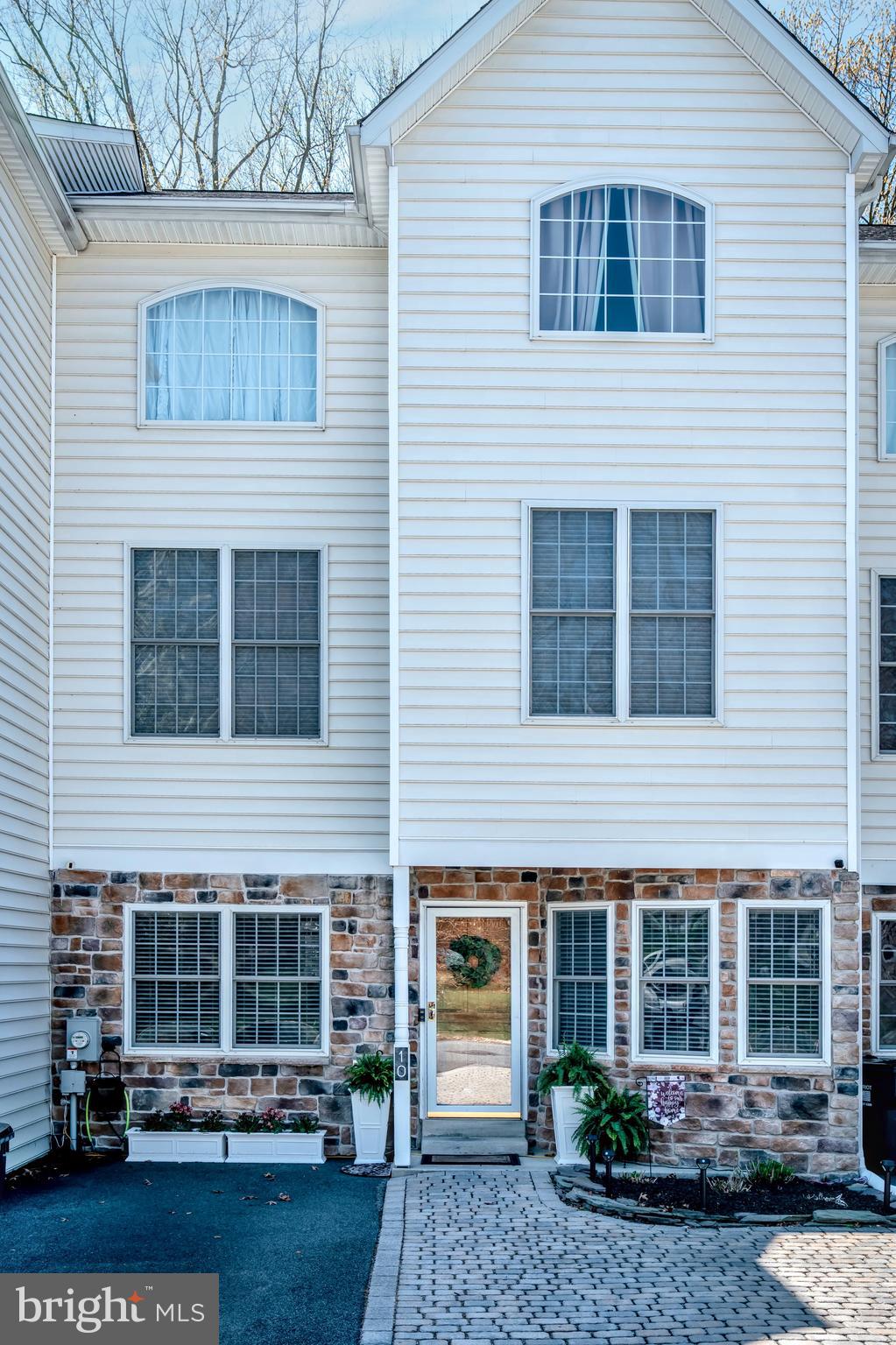10 GUILFORD COURT