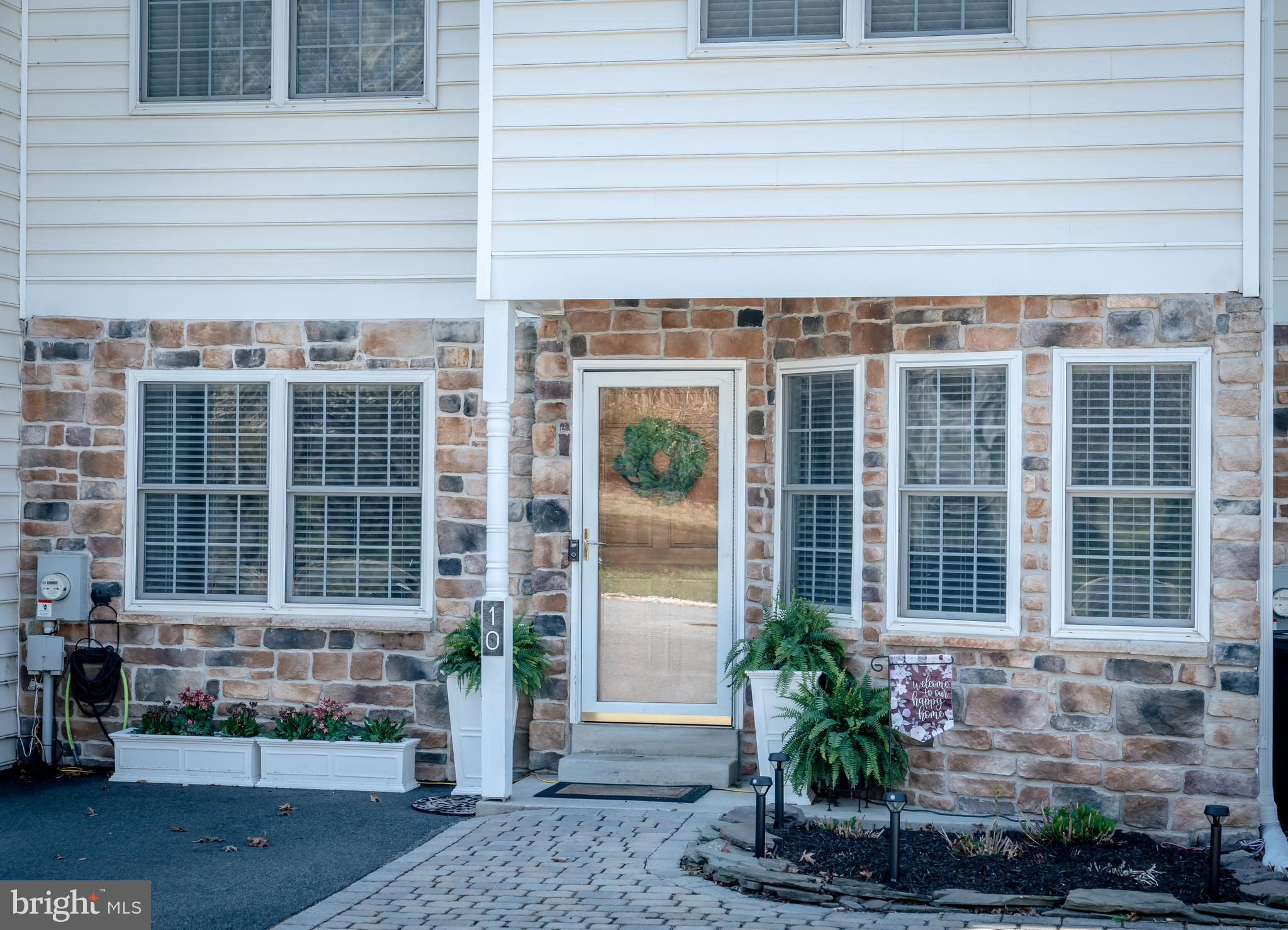 10 GUILFORD COURT
