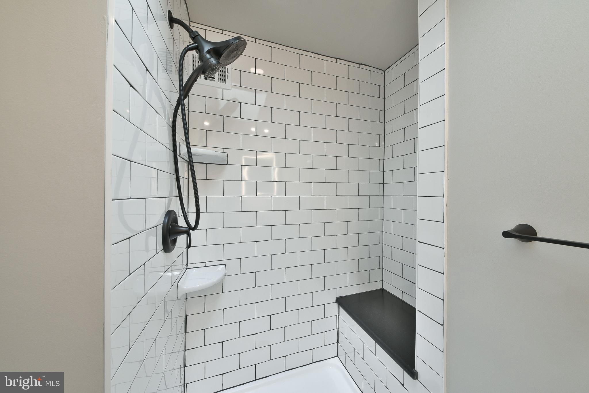 ERDENHEIM - Residential Lease