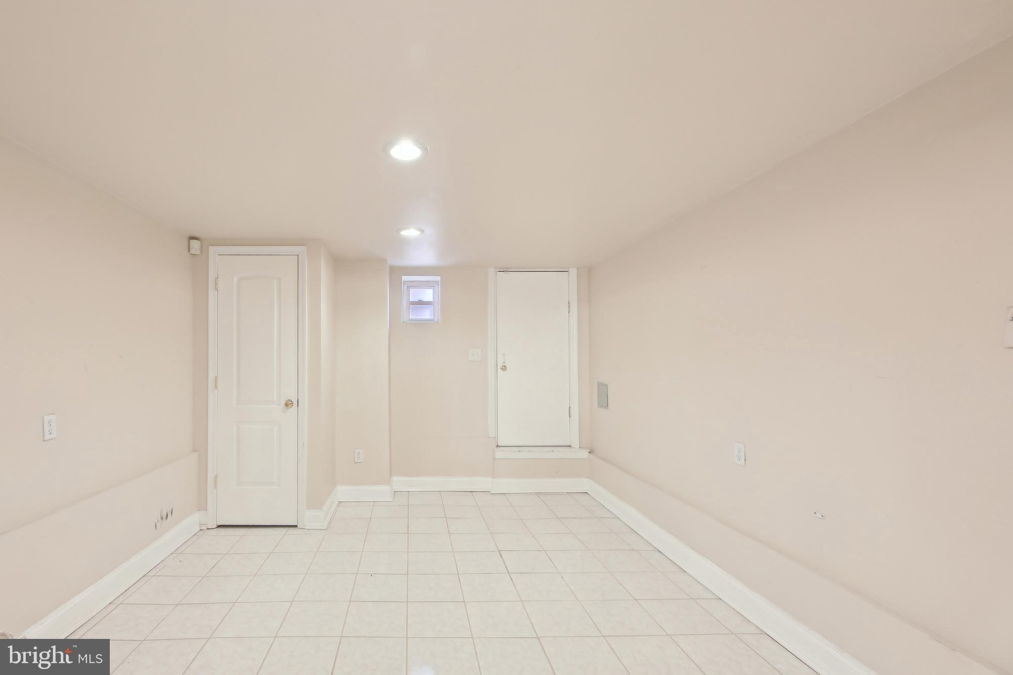 WASHINGTON VILLAGE - Residential