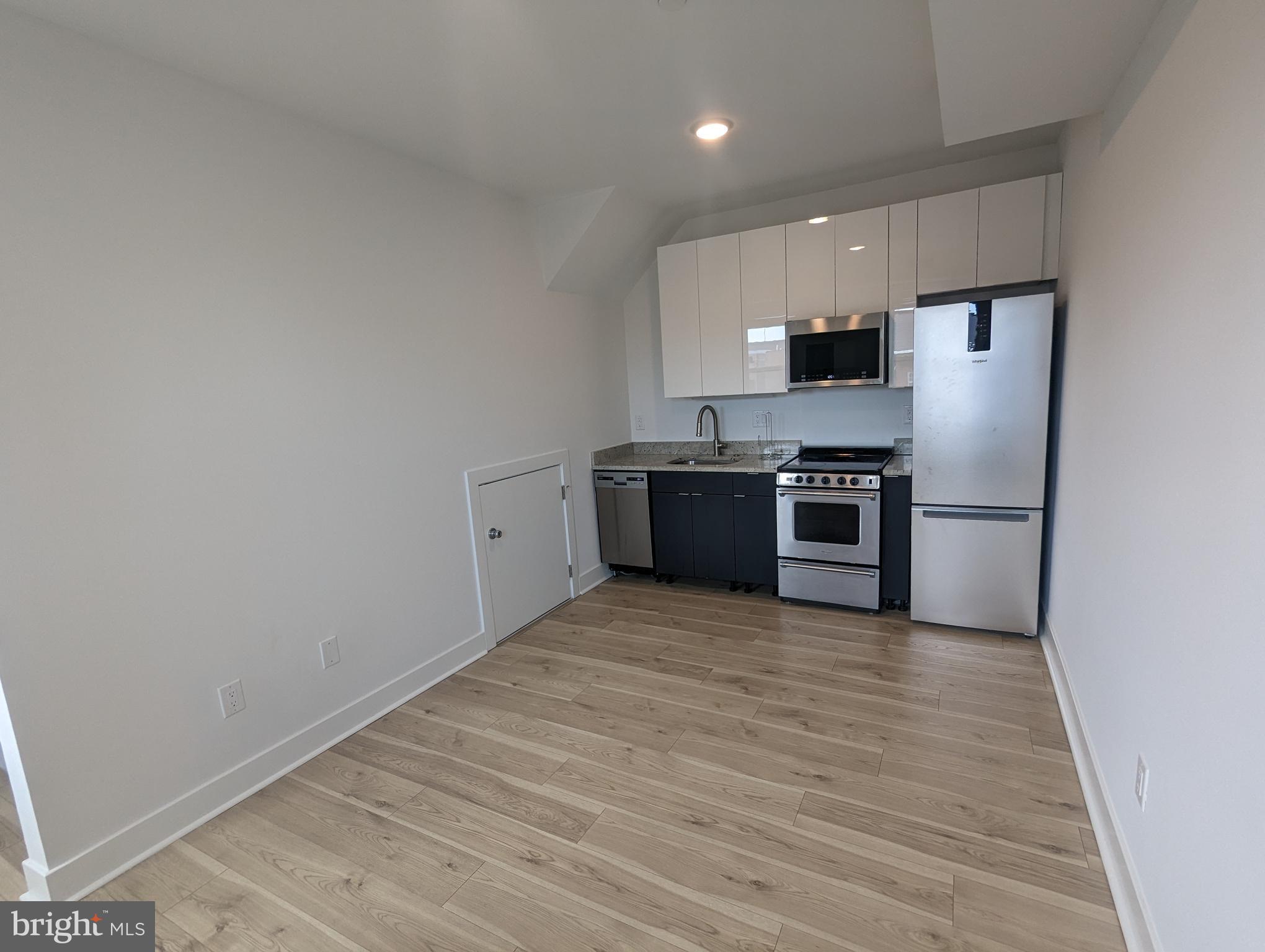 EAST KENSINGTON - Residential Lease