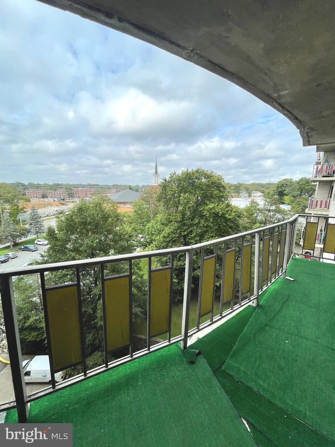 PINEWAY TOWERS - Residential Lease