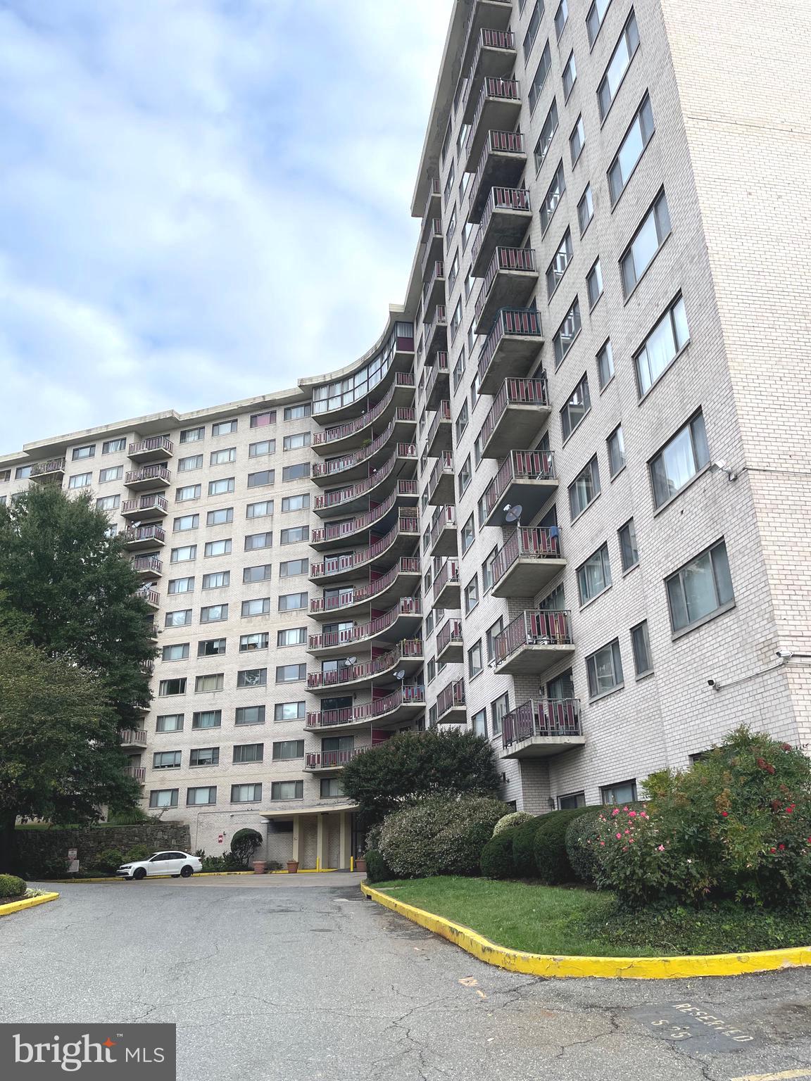 PINEWAY TOWERS - Residential Lease