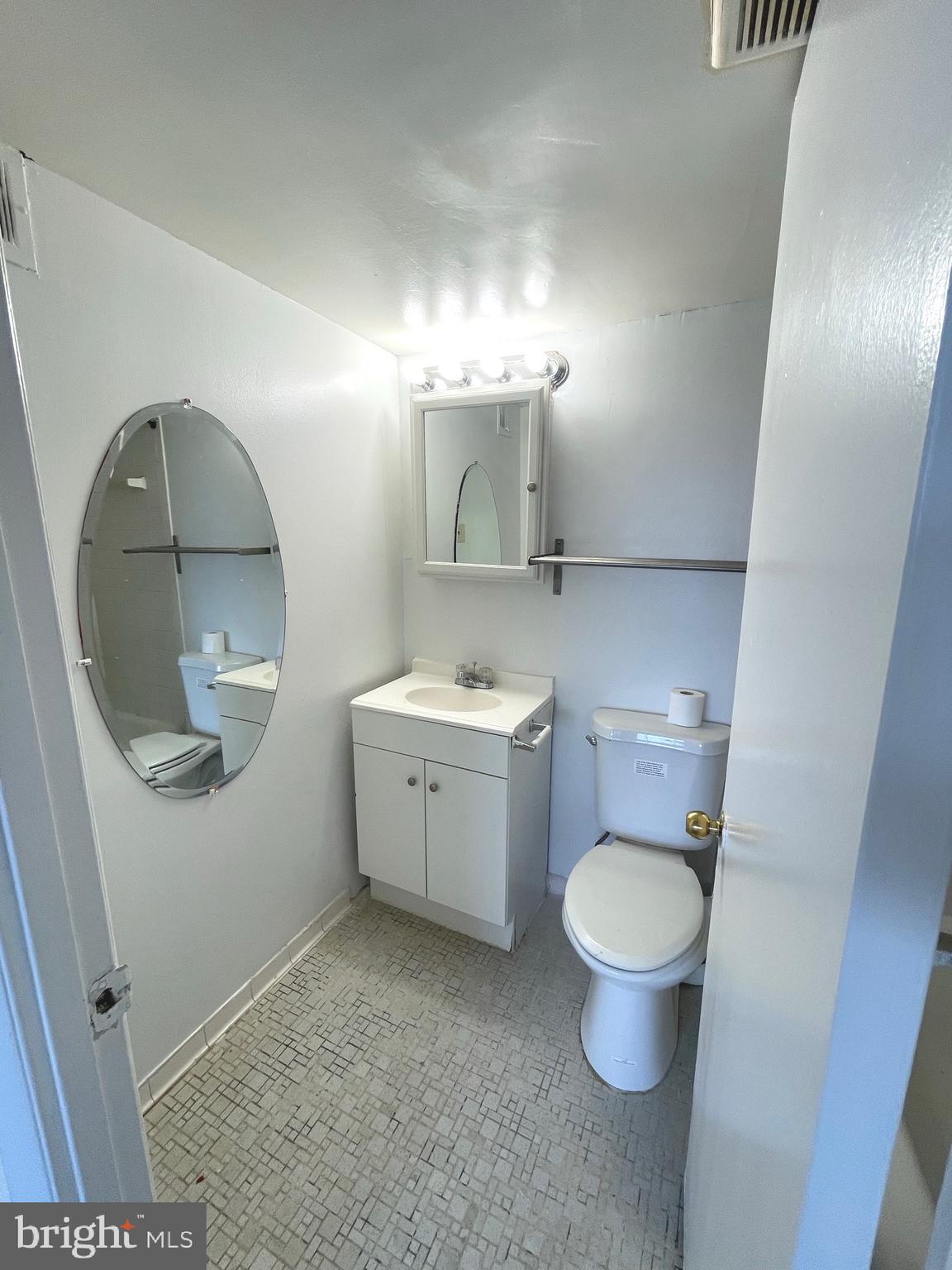 PINEWAY TOWERS - Residential Lease