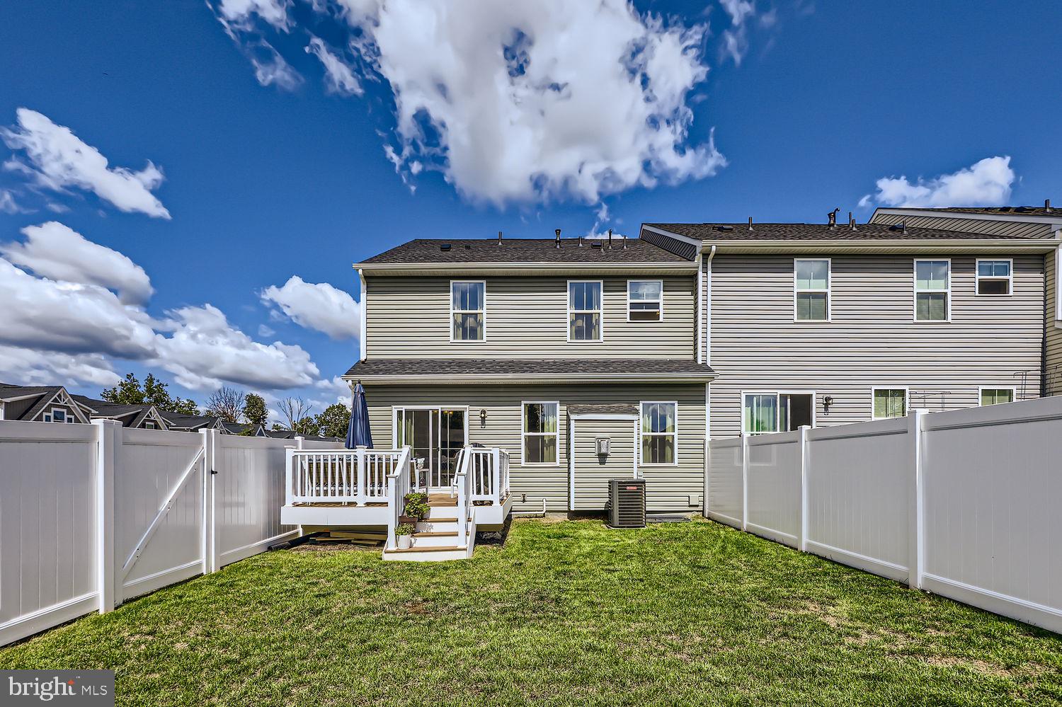 JAMES RUN CARRIAGE HOMES - Residential