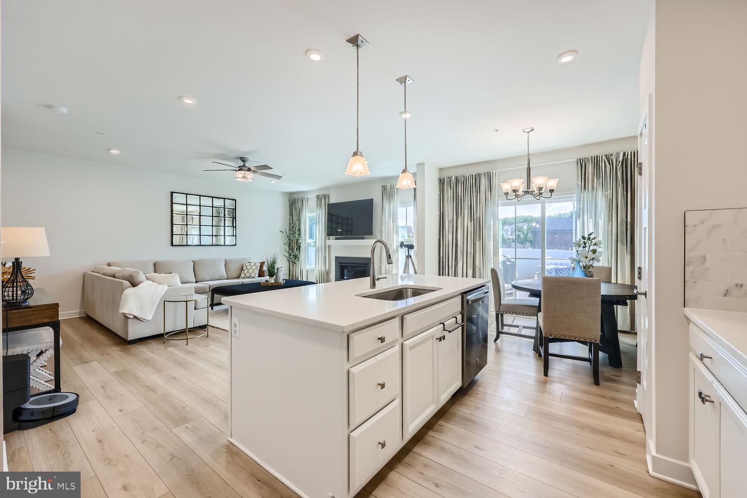 JAMES RUN CARRIAGE HOMES - Residential