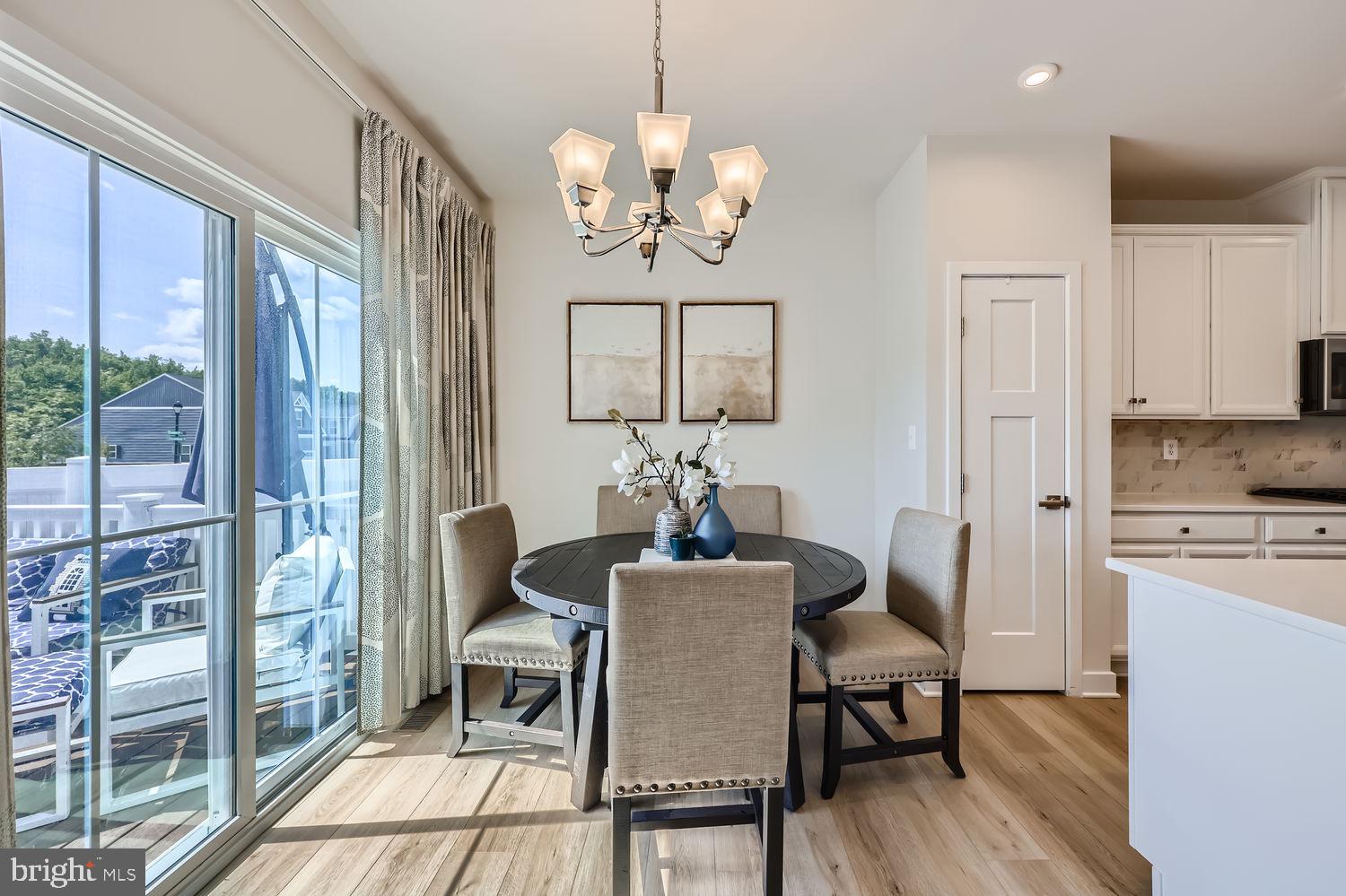 JAMES RUN CARRIAGE HOMES - Residential