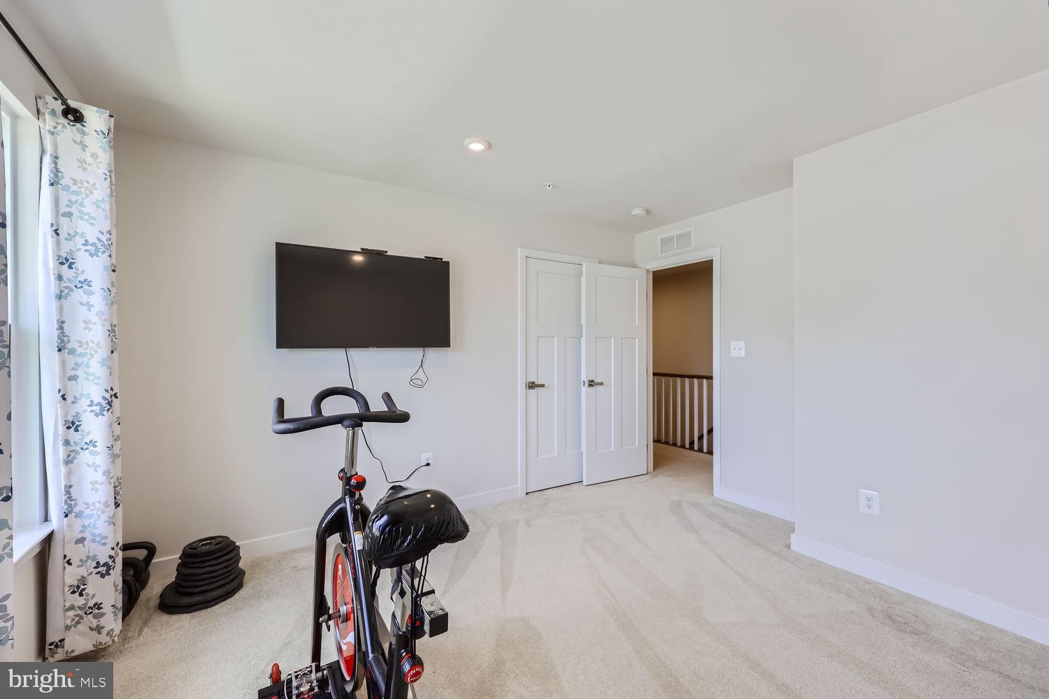 JAMES RUN CARRIAGE HOMES - Residential