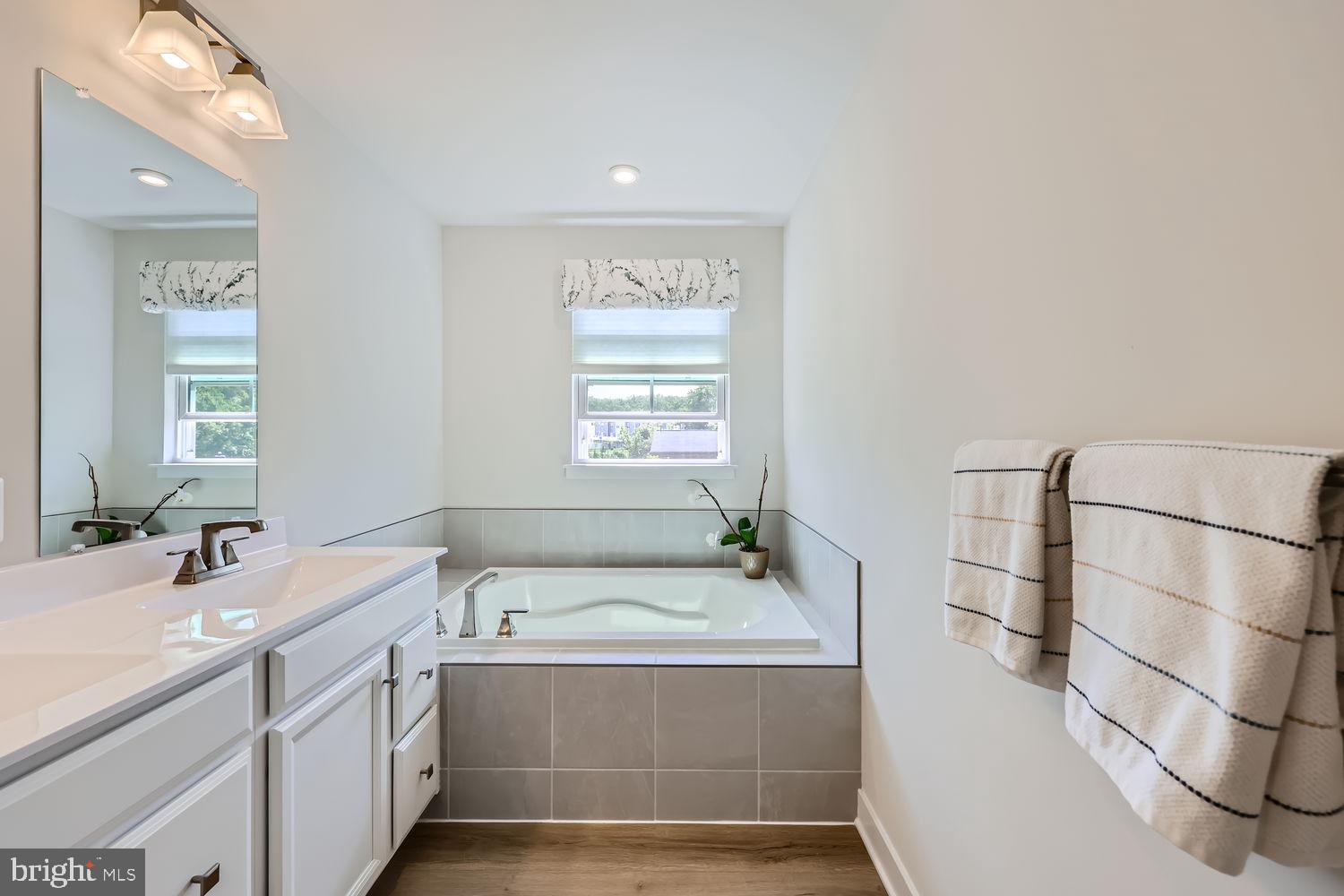 JAMES RUN CARRIAGE HOMES - Residential