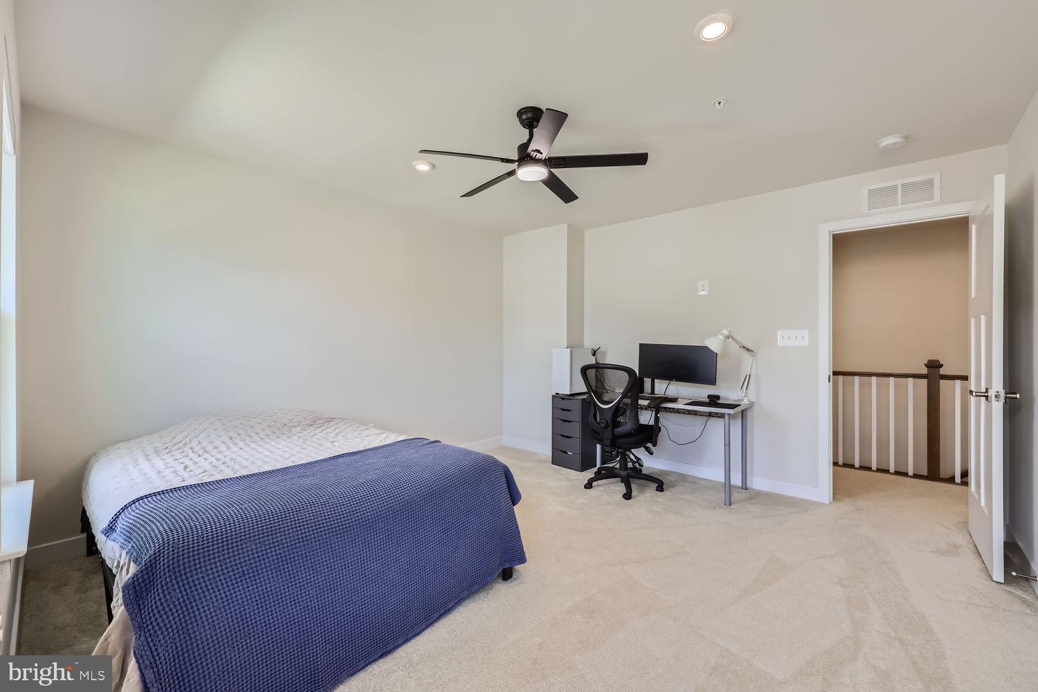 JAMES RUN CARRIAGE HOMES - Residential