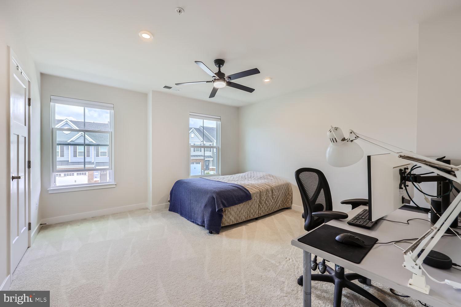 JAMES RUN CARRIAGE HOMES - Residential