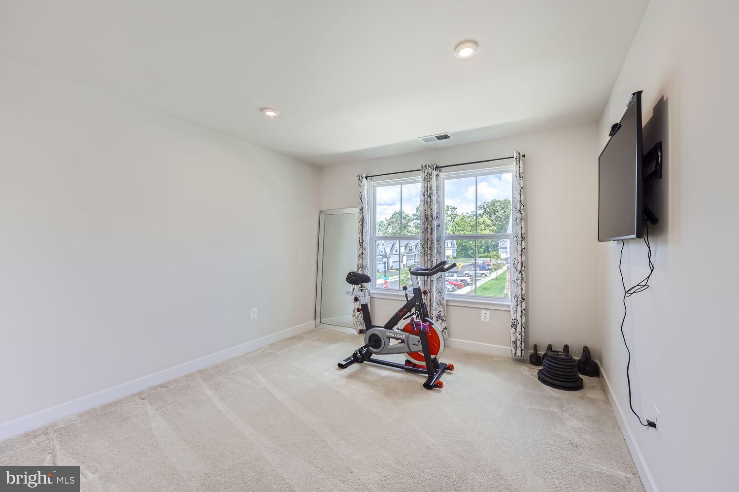 JAMES RUN CARRIAGE HOMES - Residential