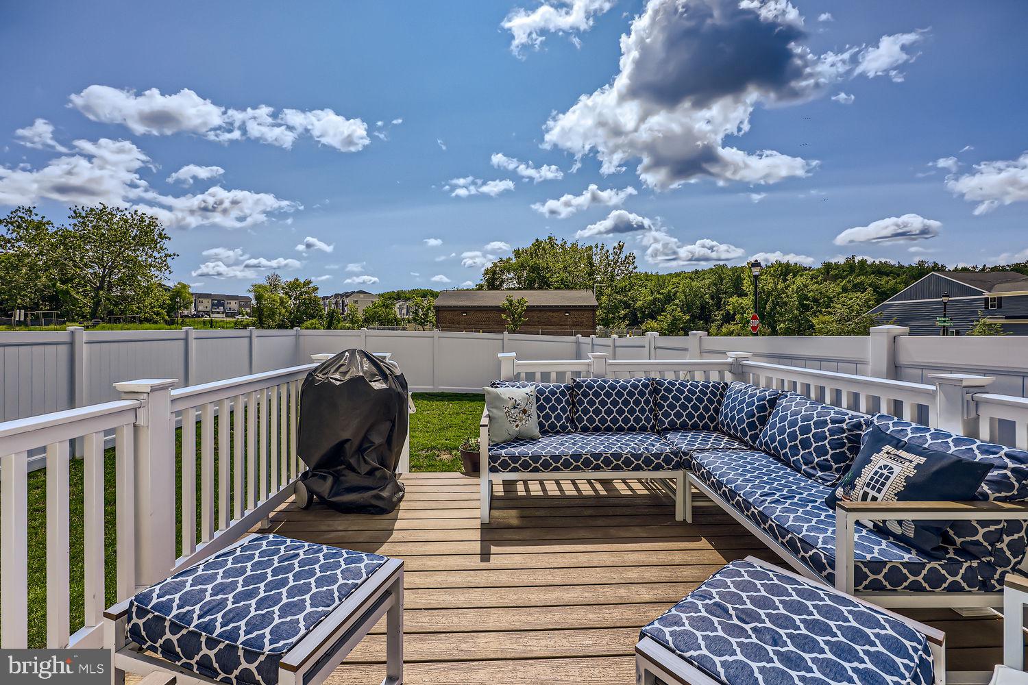 JAMES RUN CARRIAGE HOMES - Residential