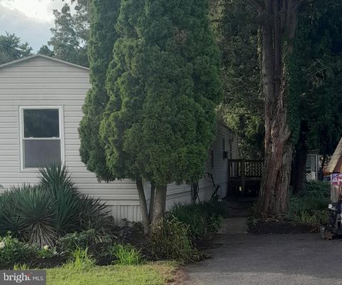 Homes For Sale - 14 Red Cliff Village Lane<br/> UPPER BLACK EDDY, PA 18972